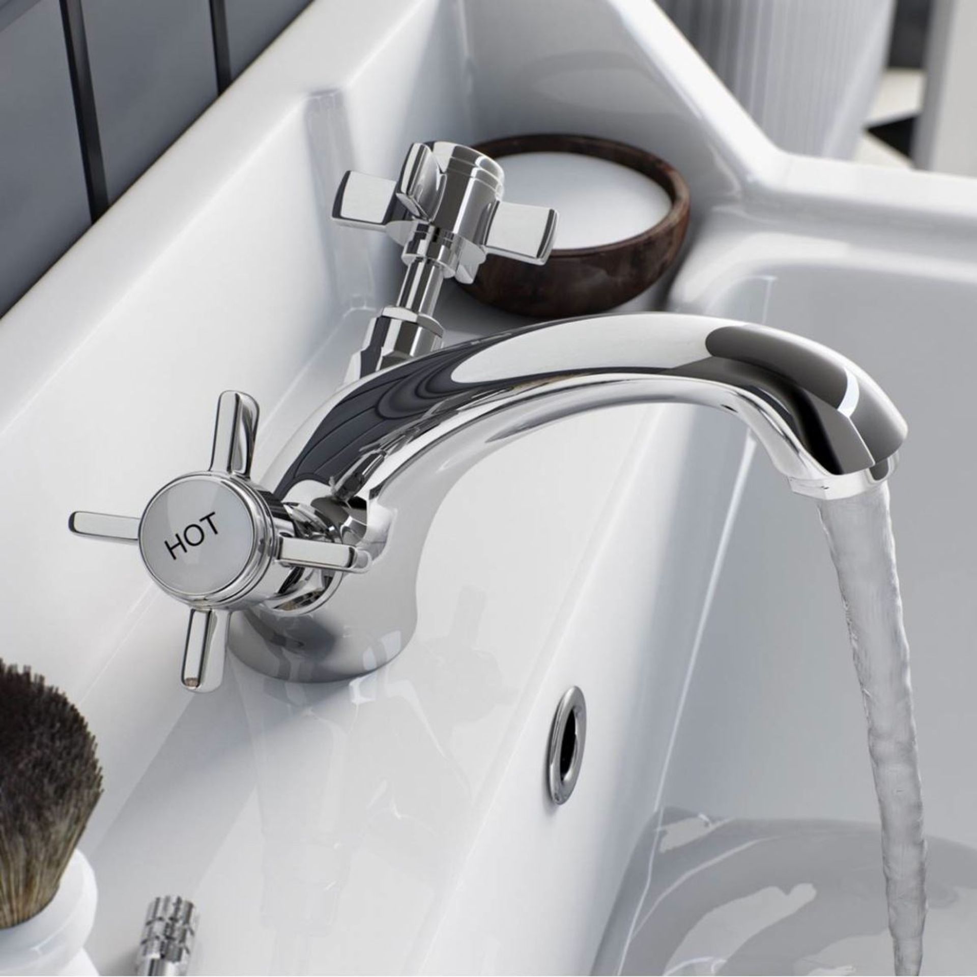 (TT186) TRADITIONAL VICTORIAN BATHROOM CROSS HEAD SINK BASIN MONO MIXER CHROME TAP. Our Grand ... - Image 2 of 3