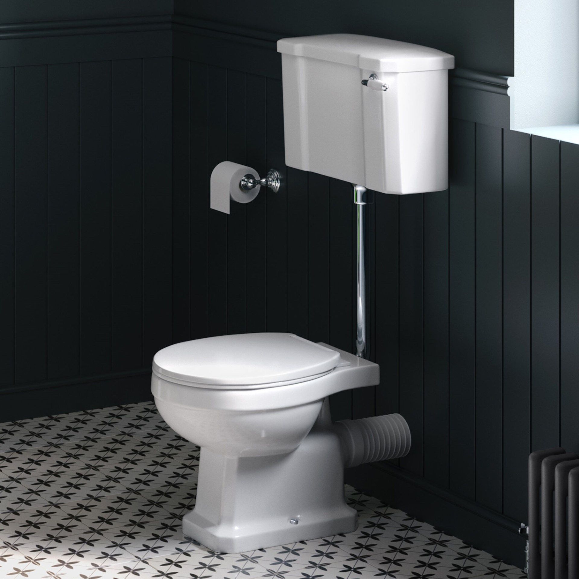 (AA13) ) Cambridge Traditional Toilet with Low-Level Cistern - White Seat. RRP £499.99.The tr...
