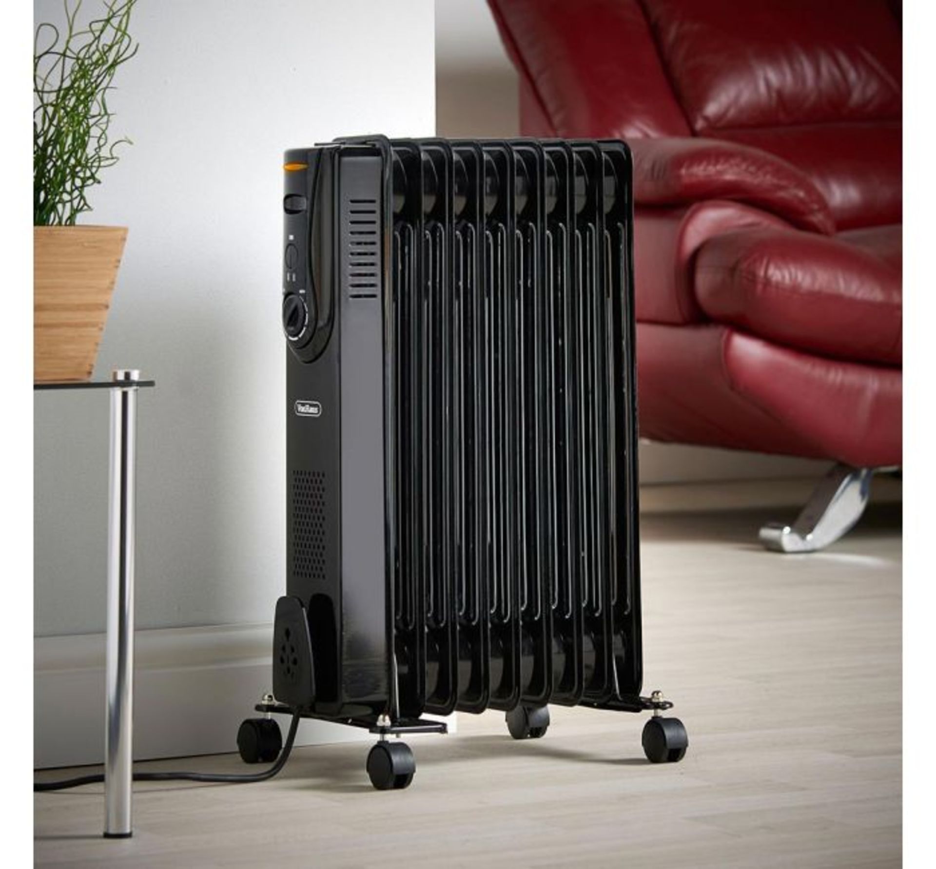 (JL77) 9 Fin 2000W Oil Filled Radiator - Black Powerful 2000W radiator with 9 oil-filled fins ...