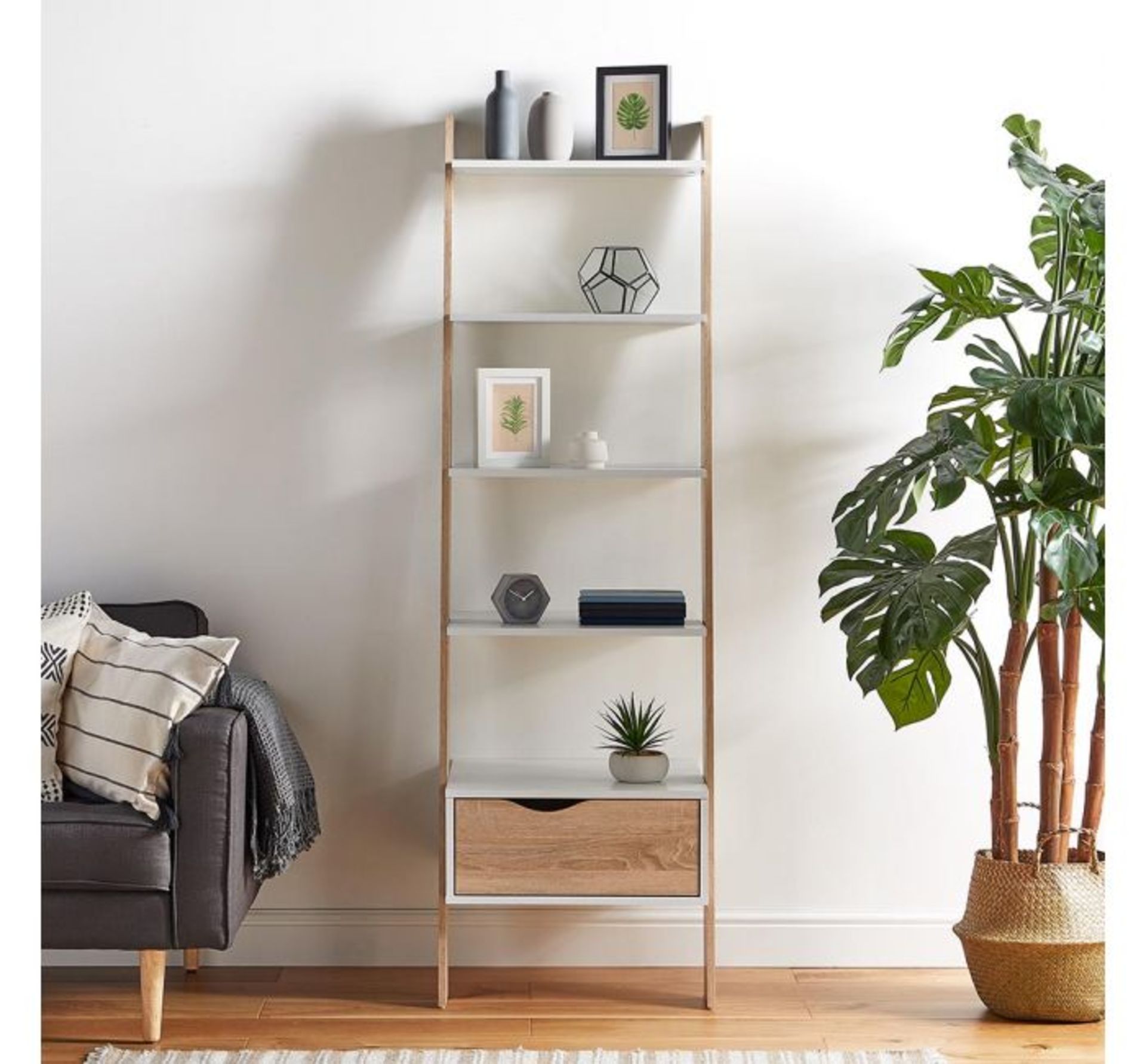 (JL6) White & Oak Bookcase Charming light oak-effect accents add to the appeal 5-tier shelvin...