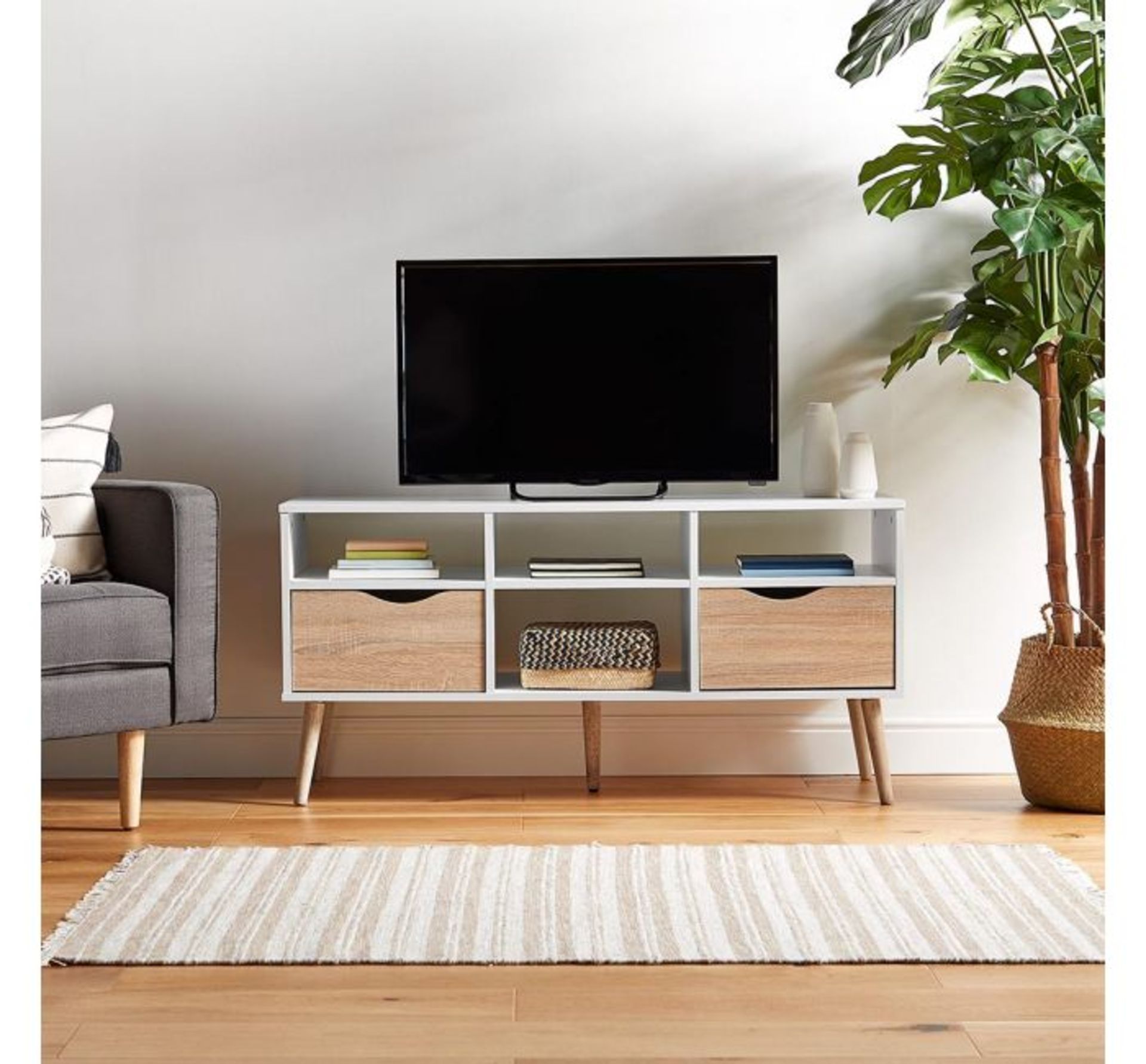 (QP29) White & Oak Large TV Unit Split front features a 3 narrow shelves, 2 large drawers and ... (