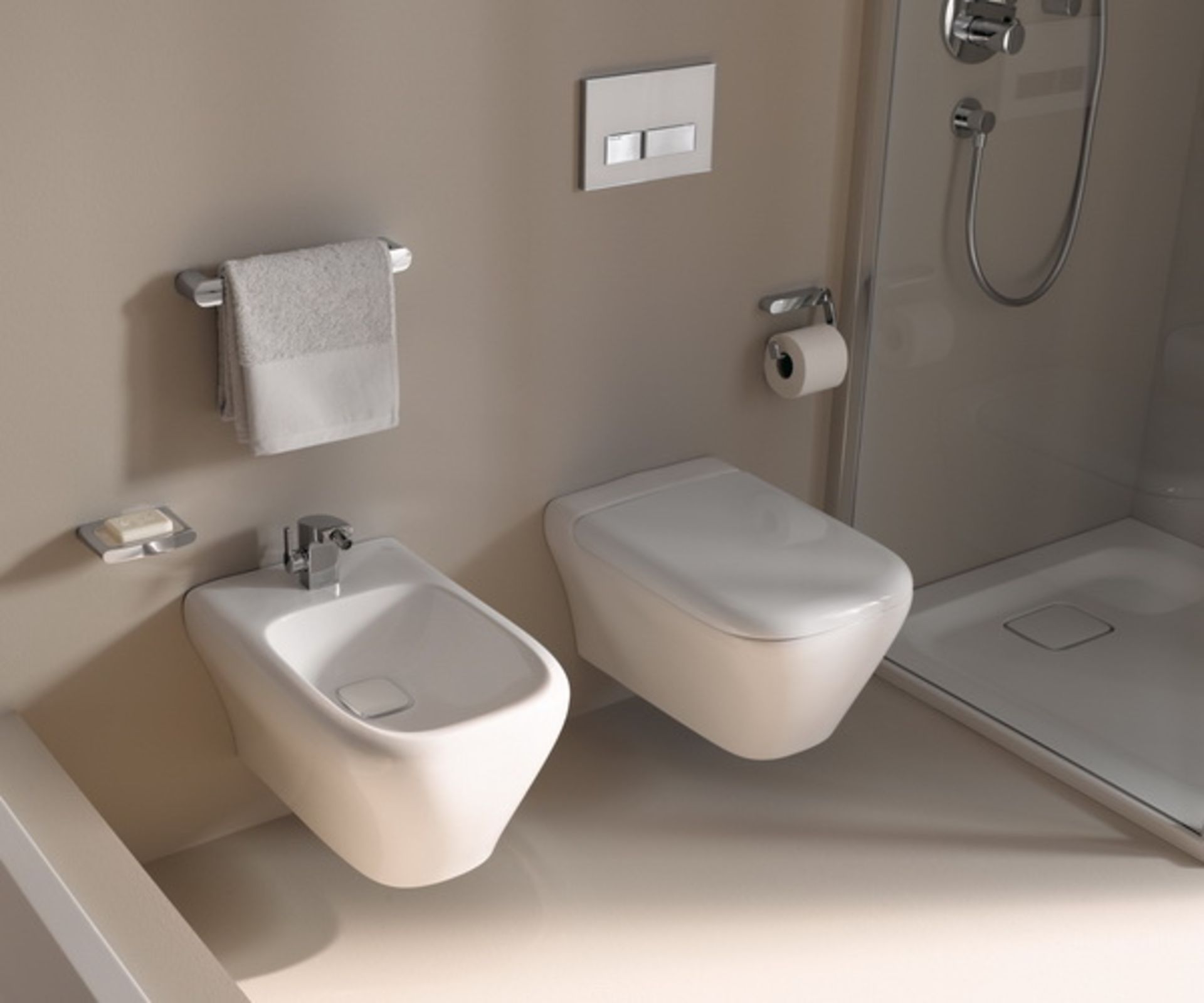 (RR125) Myday Bidet, wall-hung. Myday combines the charm of an elegant and exciting form with... (