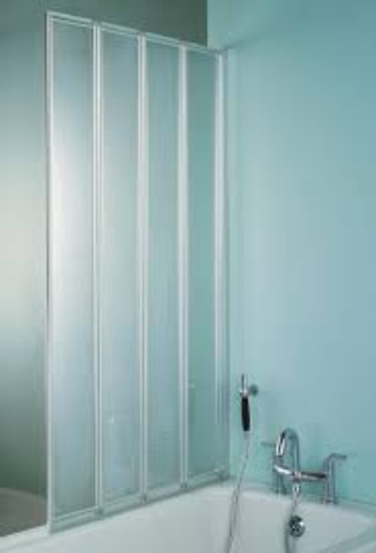 (RR72) 1400x840mm Straight 4 panel Folding bath screen. This refined and elegant bath screen