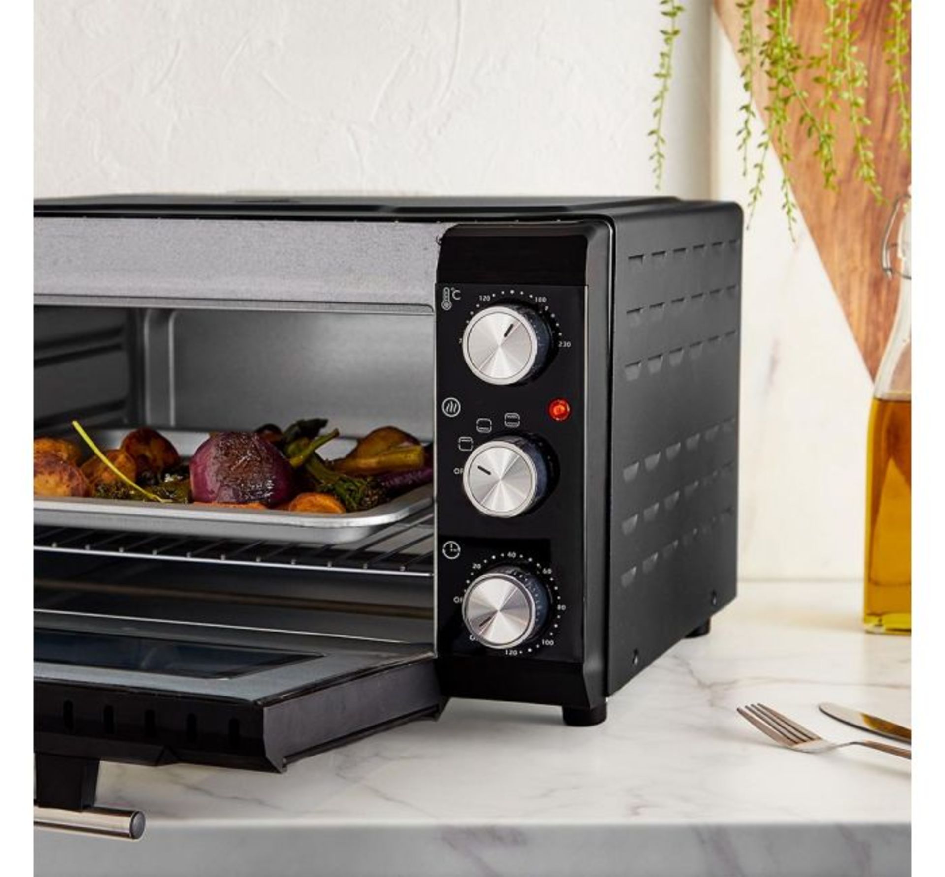 (JL56) 20L Mini Oven Make cooking easy in even the smallest spaces with this mini oven. 20L(JL56)( - Image 3 of 4