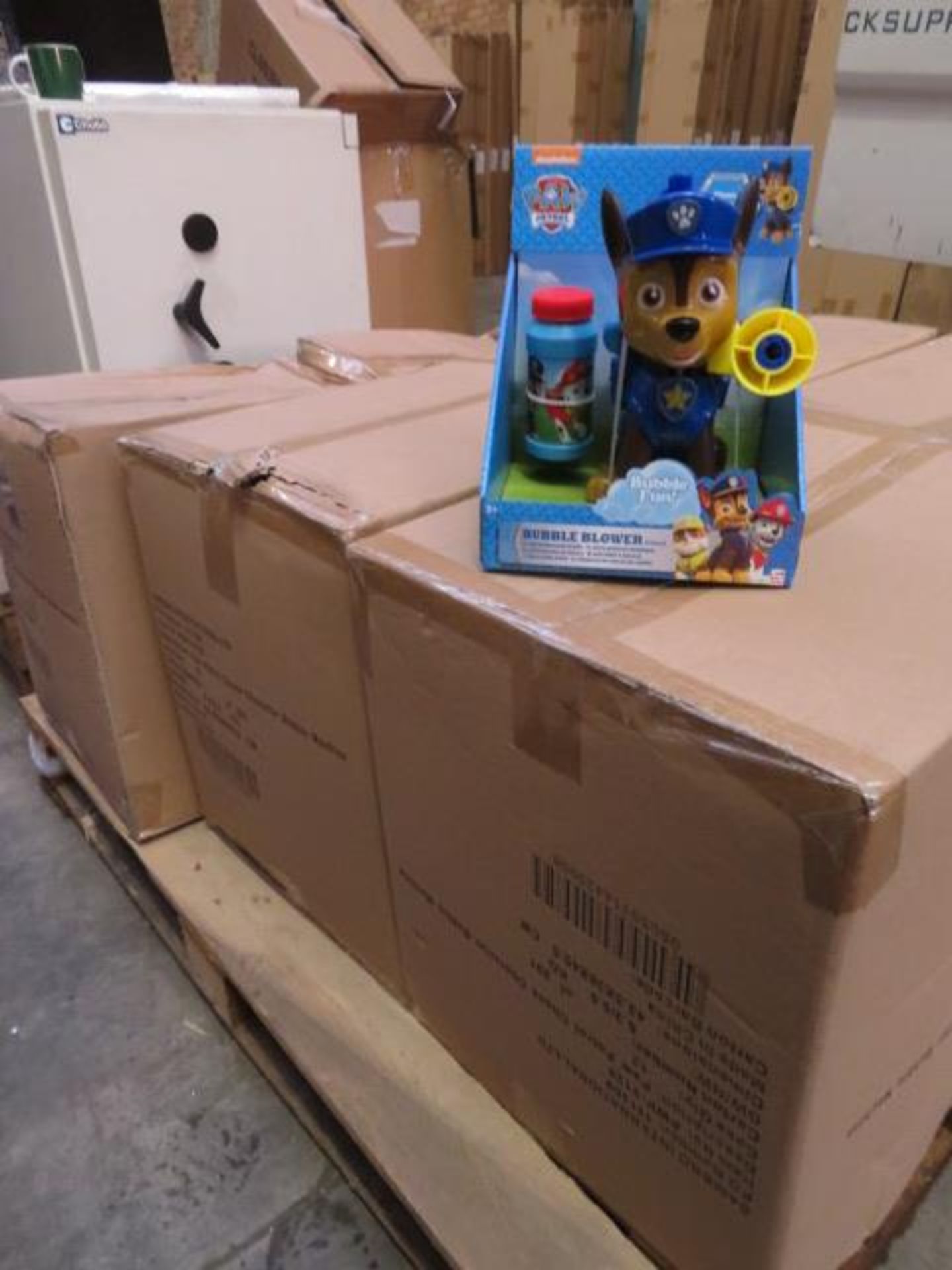 (17) PALLET TO CONTAIN 70 x BRAND NEW PAW PATROL BUBBLE BLOWERS. RRP £19.99 EACH. HUGE RE-SALE... - Image 2 of 3