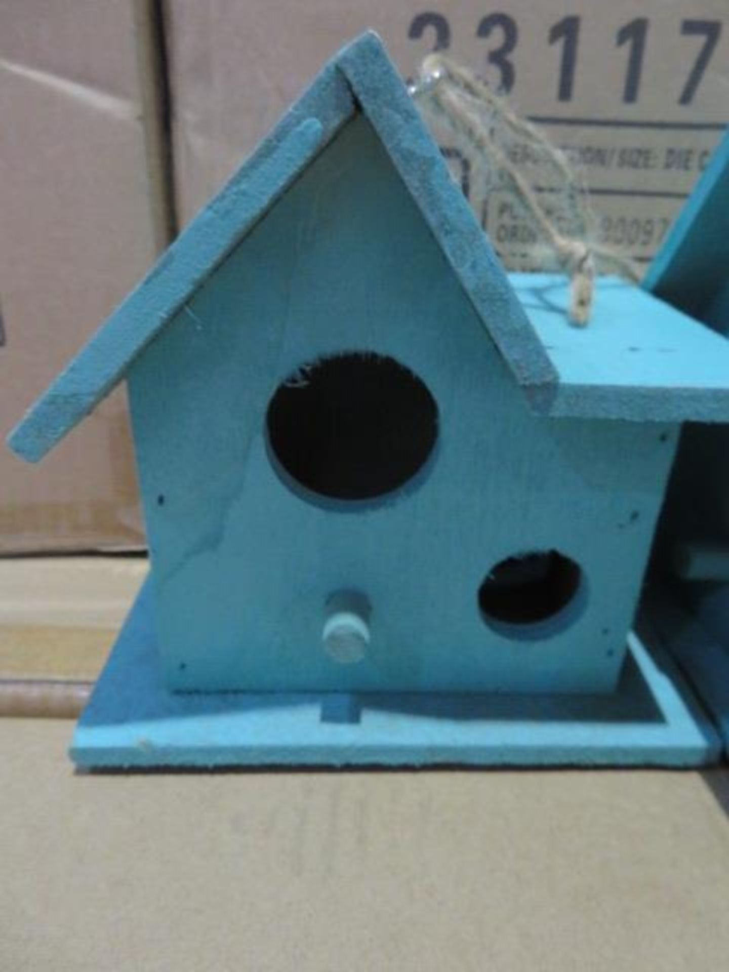 (8) PALLET TO CONTAIN 384 x BRAND NEW WOODEN BIRD BOX/HOUSE. RRP £3.99 EACH. UK PALLET DELIVER... - Image 3 of 4