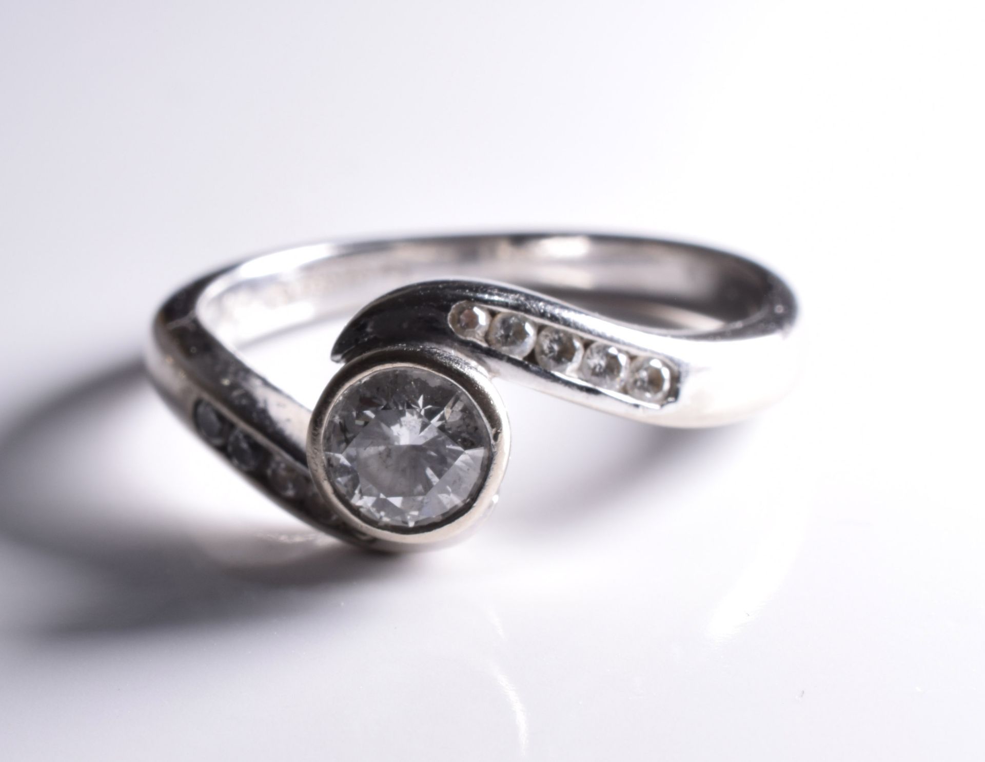 Diamond Swirl Engagement ring - Image 2 of 3