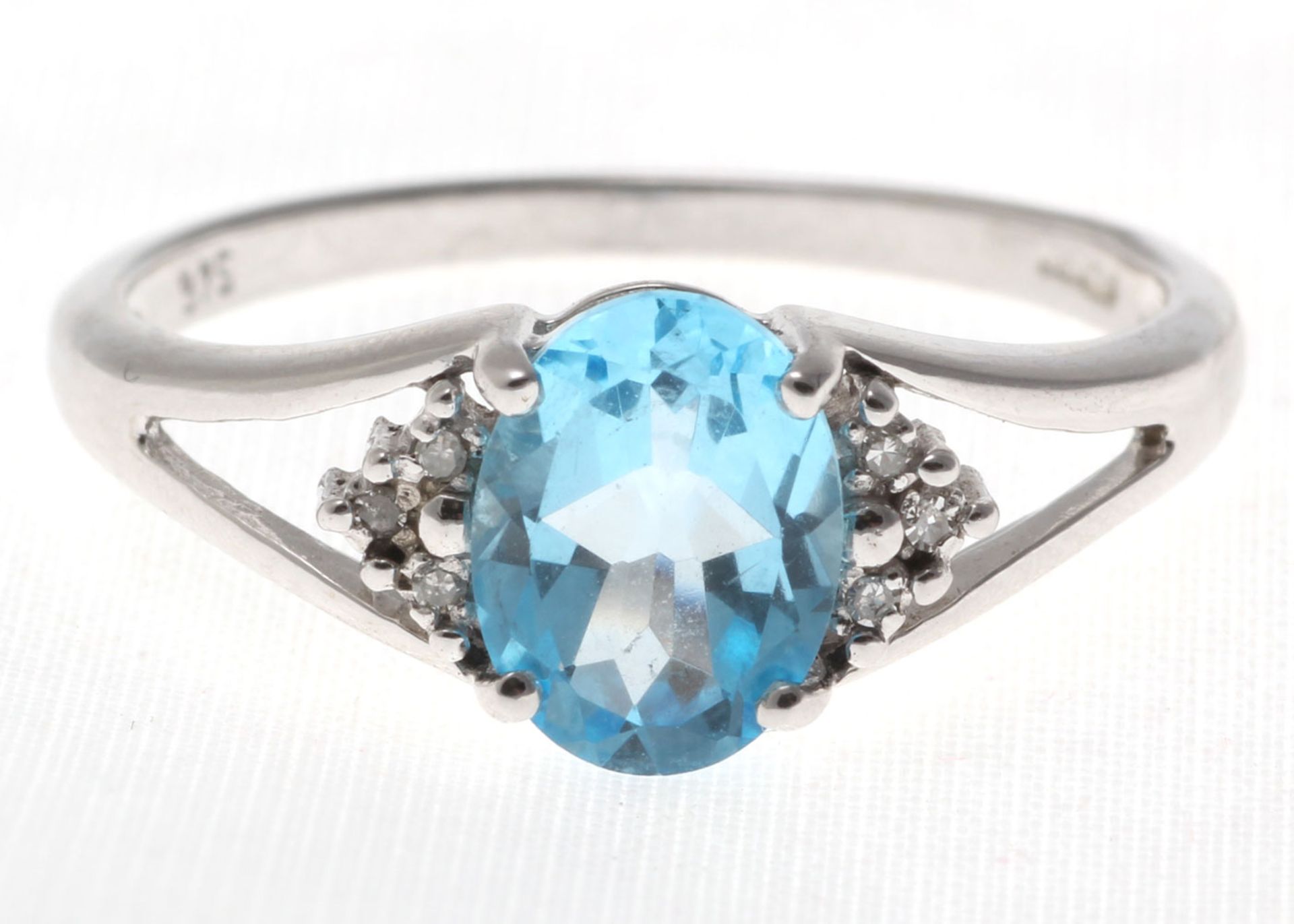 9ct White Gold Diamond And Blue Topaz Ring 0.02 - Image 5 of 6