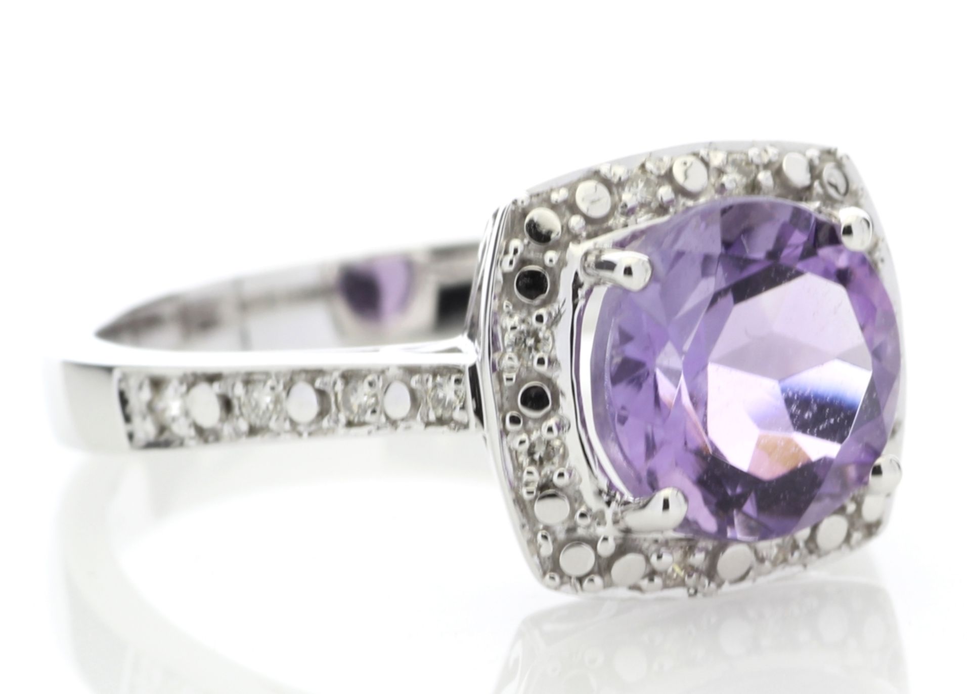 9ct White Gold Amethyst Diamond Ring 0.08 - Image 4 of 5