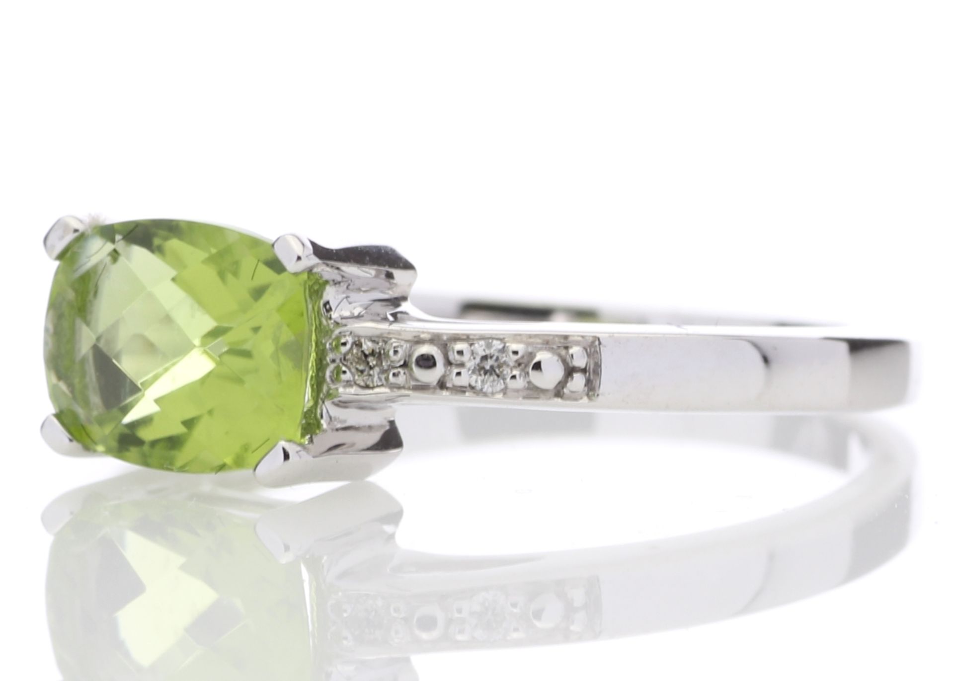 9ct White Gold Peridot Diamond Ring 0.05 - Image 2 of 5