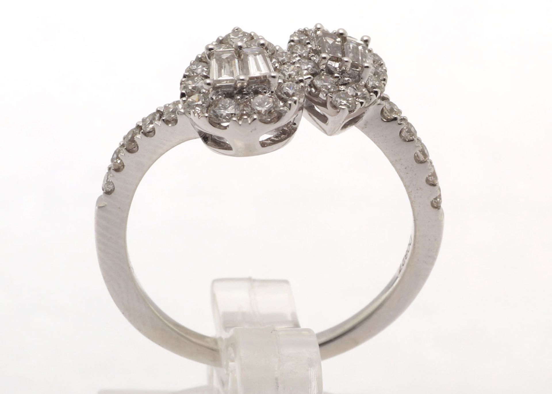 18ct White Gold Double Pear Shape Cluster Diamond Ring 0.83 - Image 3 of 5