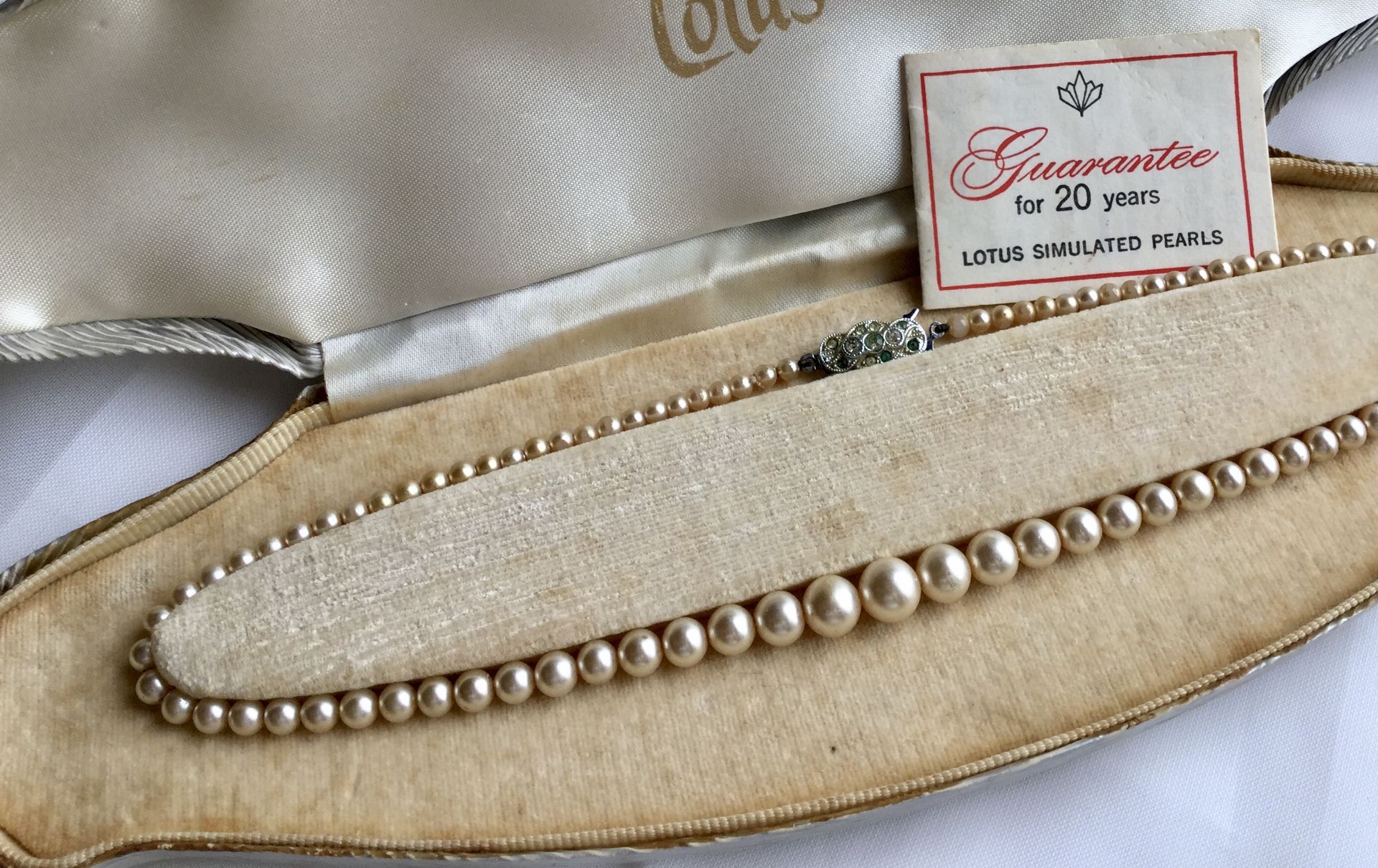 Vintage Lotus pearls necklace with pretty clasp - Image 5 of 8