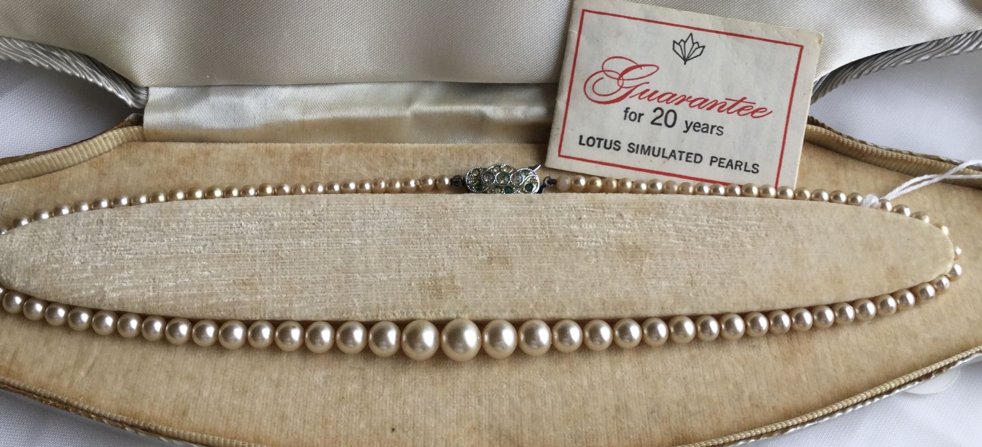 Vintage Lotus pearls necklace with pretty clasp - Image 6 of 8