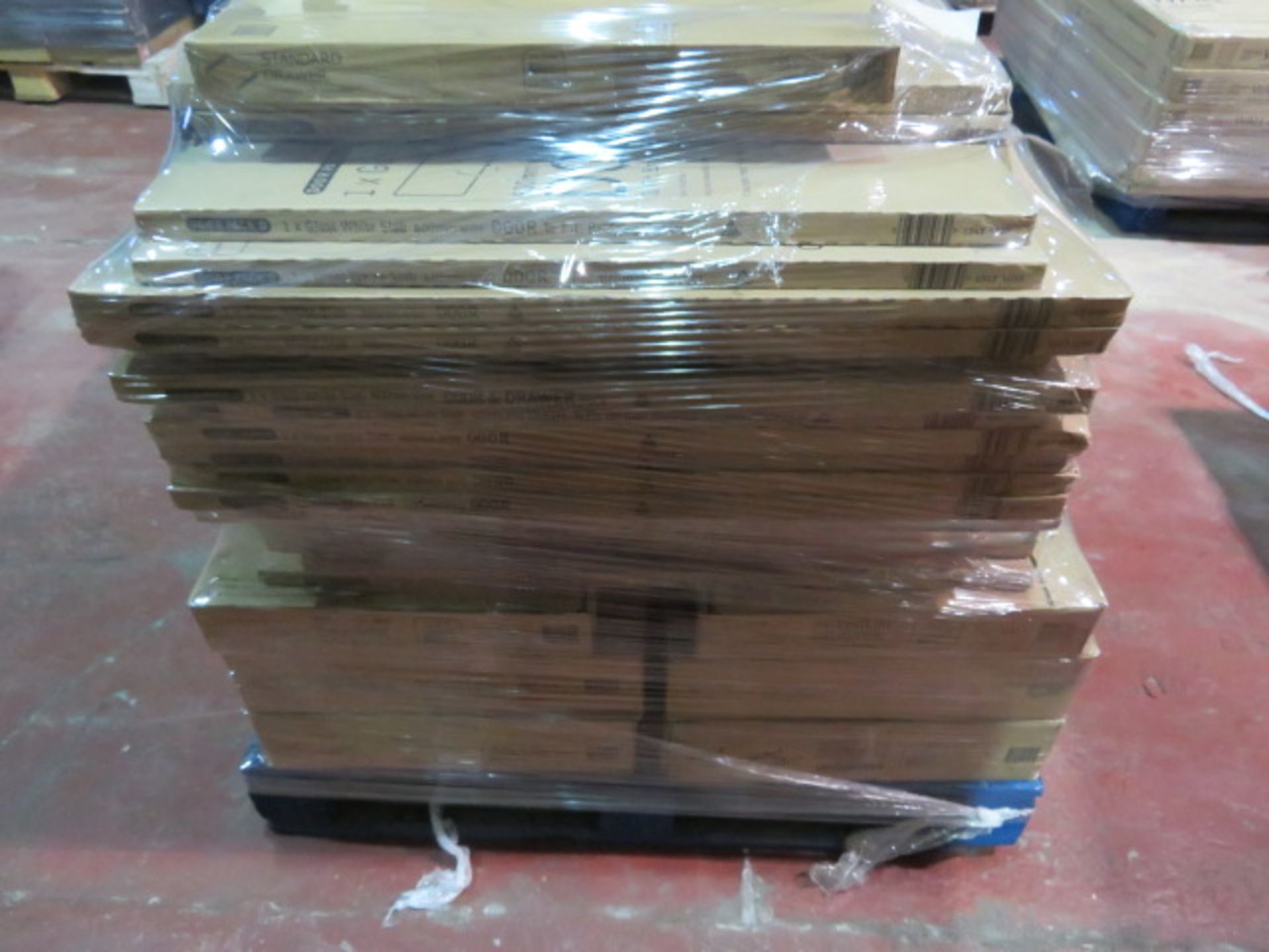 (1005) LARGE PALLET TO CONTAIN VARIOUS NEW KITCHEN STOCK TO INCLUDE: STANDARD DRAWER TO FIT 600... - Image 4 of 4