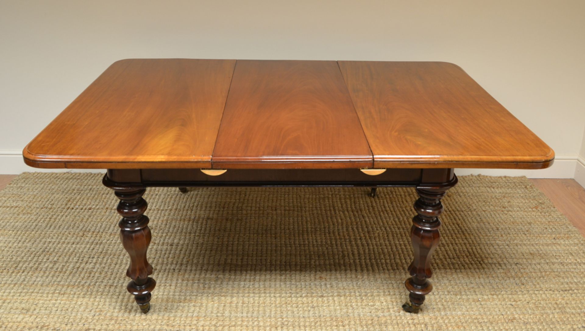 Spectacular Large Figured Mahogany Victorian Antique Dining Table. - Image 6 of 8