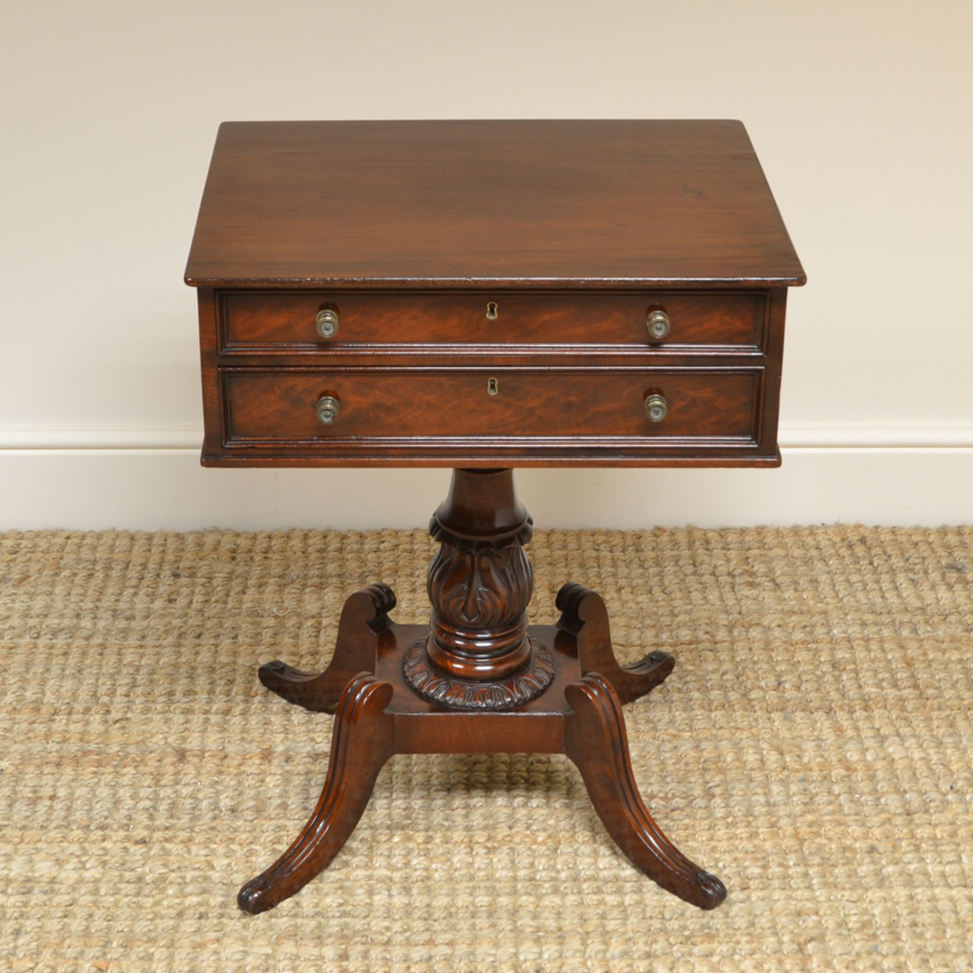 Fine Regency Mahogany Antique Side / Lamp Table