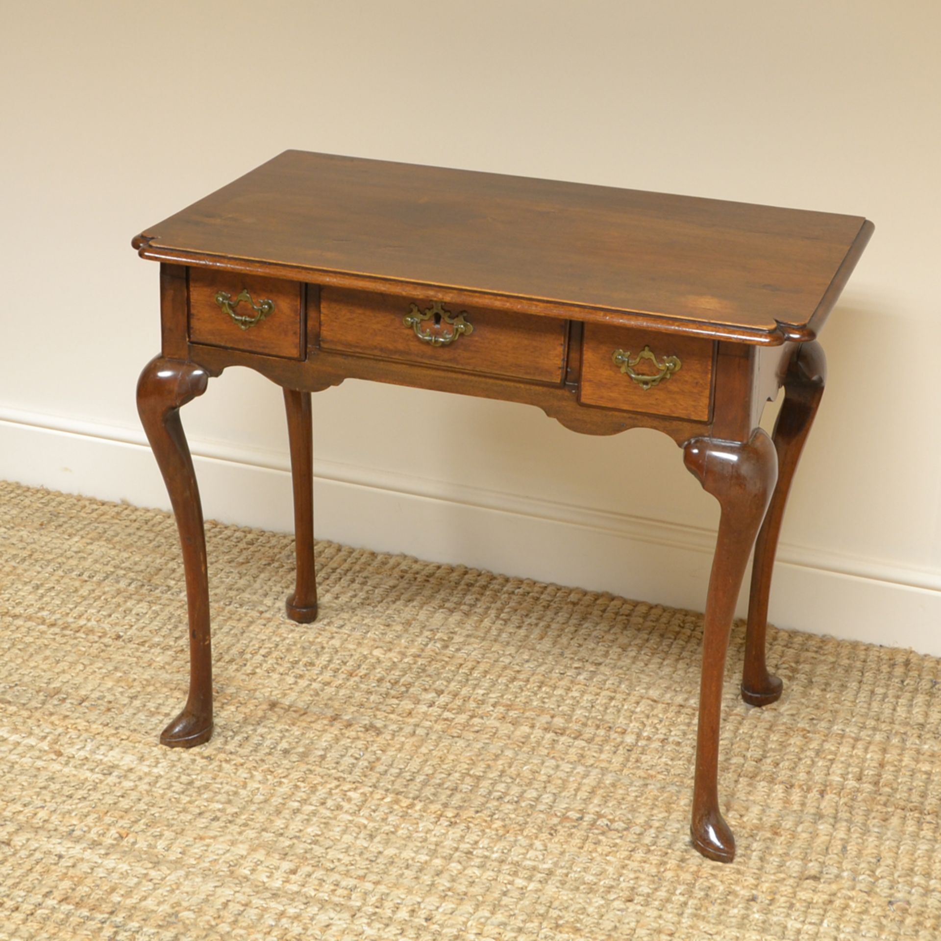 Period Country Walnut Antique Side Table / Low Boy - Image 6 of 6