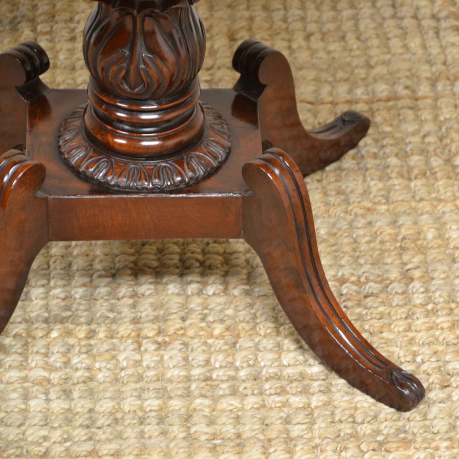 Fine Regency Mahogany Antique Side / Lamp Table - Image 4 of 9
