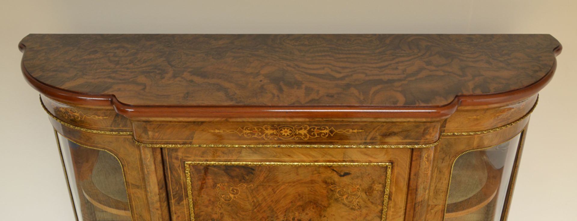 Beautifully Figured Victorian Walnut Antique Credenza - Image 4 of 9