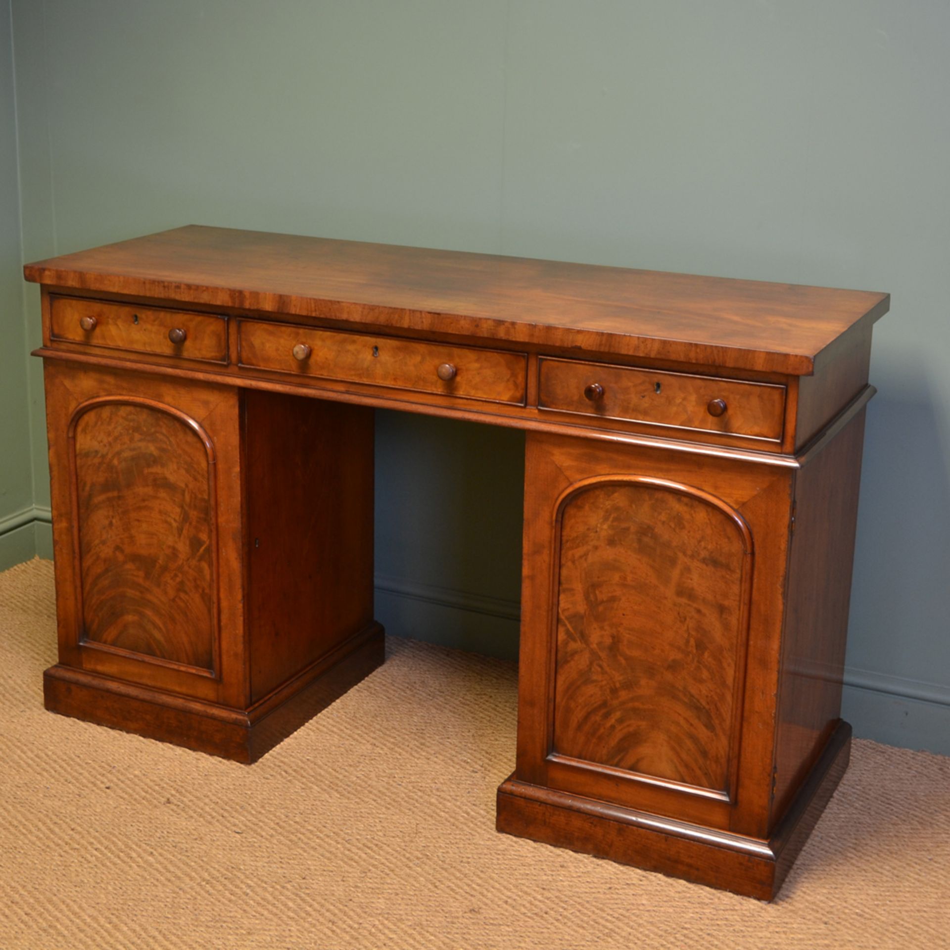 Country House Figured Mahogany Antique Victorian Pedestal Sideboard - Image 3 of 7