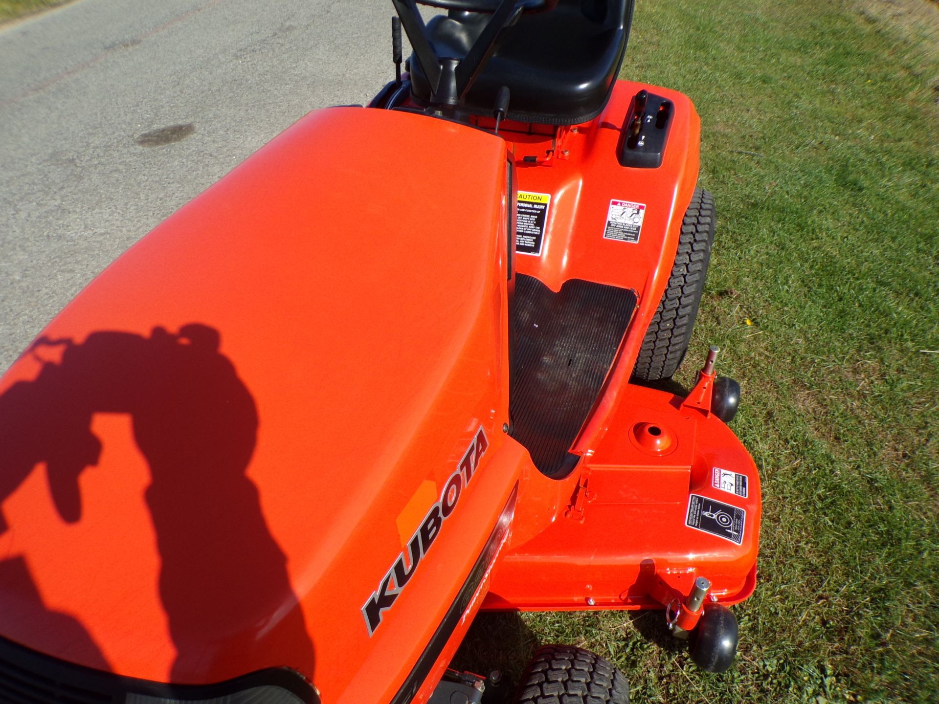 KUBOTA G2160 MID DECK SIDE DISCHARGE RIDE ON MOWER - Image 11 of 11