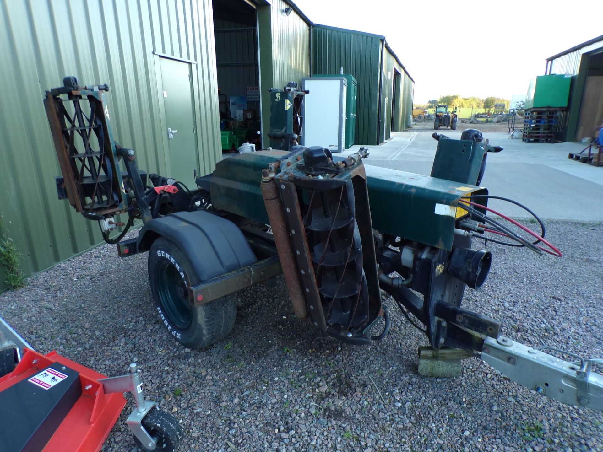 HAYTER 5 GANG TRAILED CYLINDER MOWER - Image 4 of 6