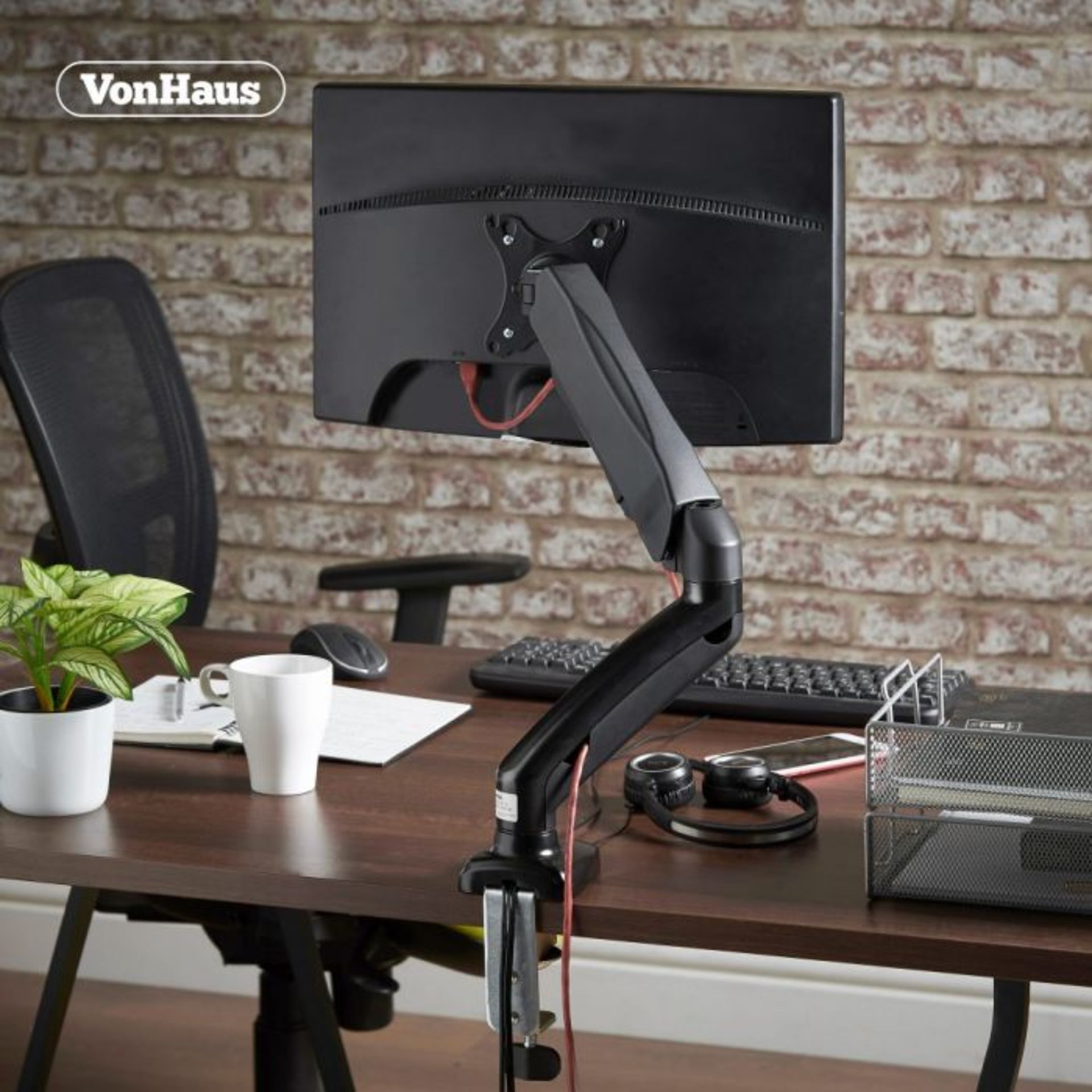 (S106) Single Arm Gas Mount With Clamp Ultra-flexible single monitor mount with built in cable...