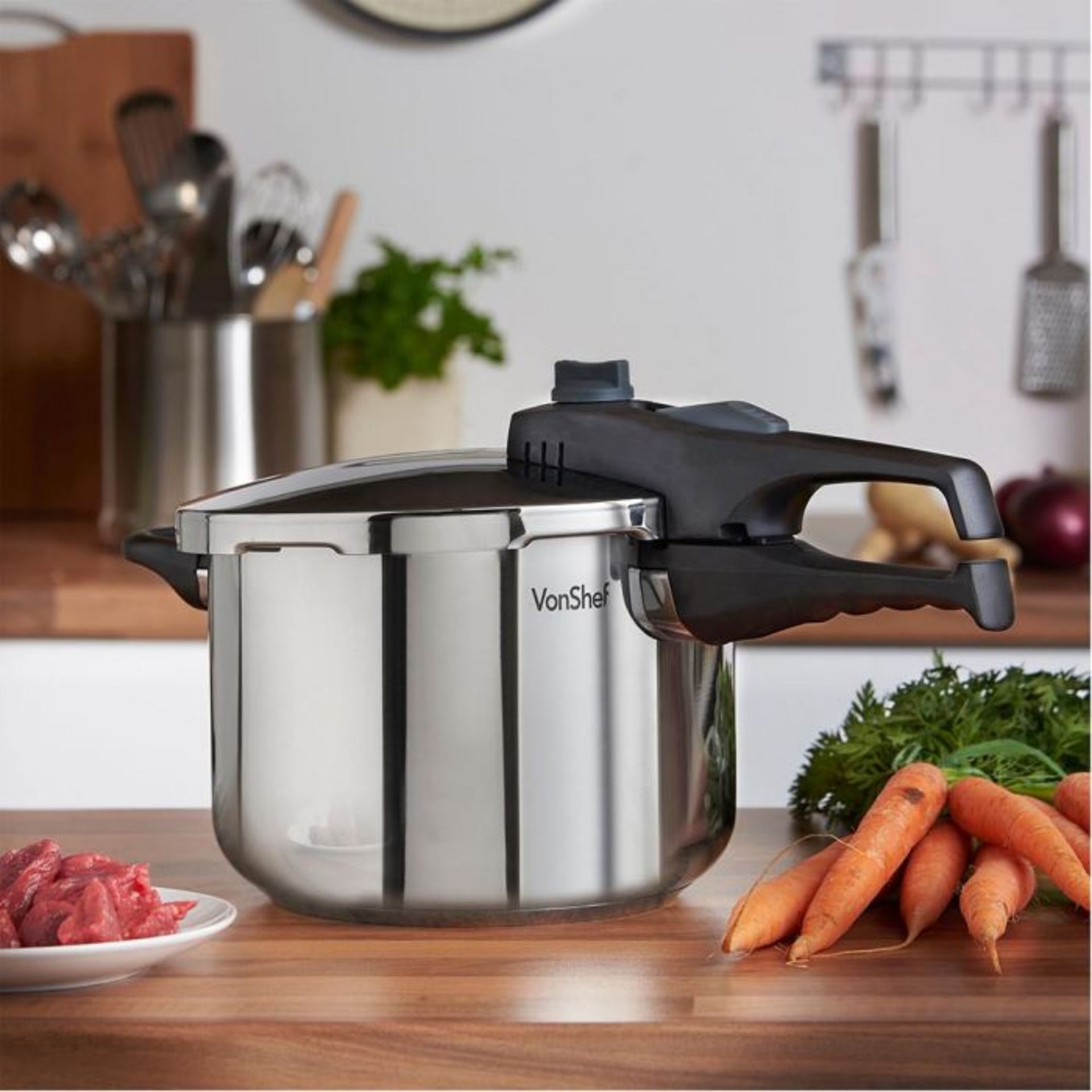 (S340) 6 Litre Pressure Cooker Made from stainless steel. Stainless steel resists oxidation; s...