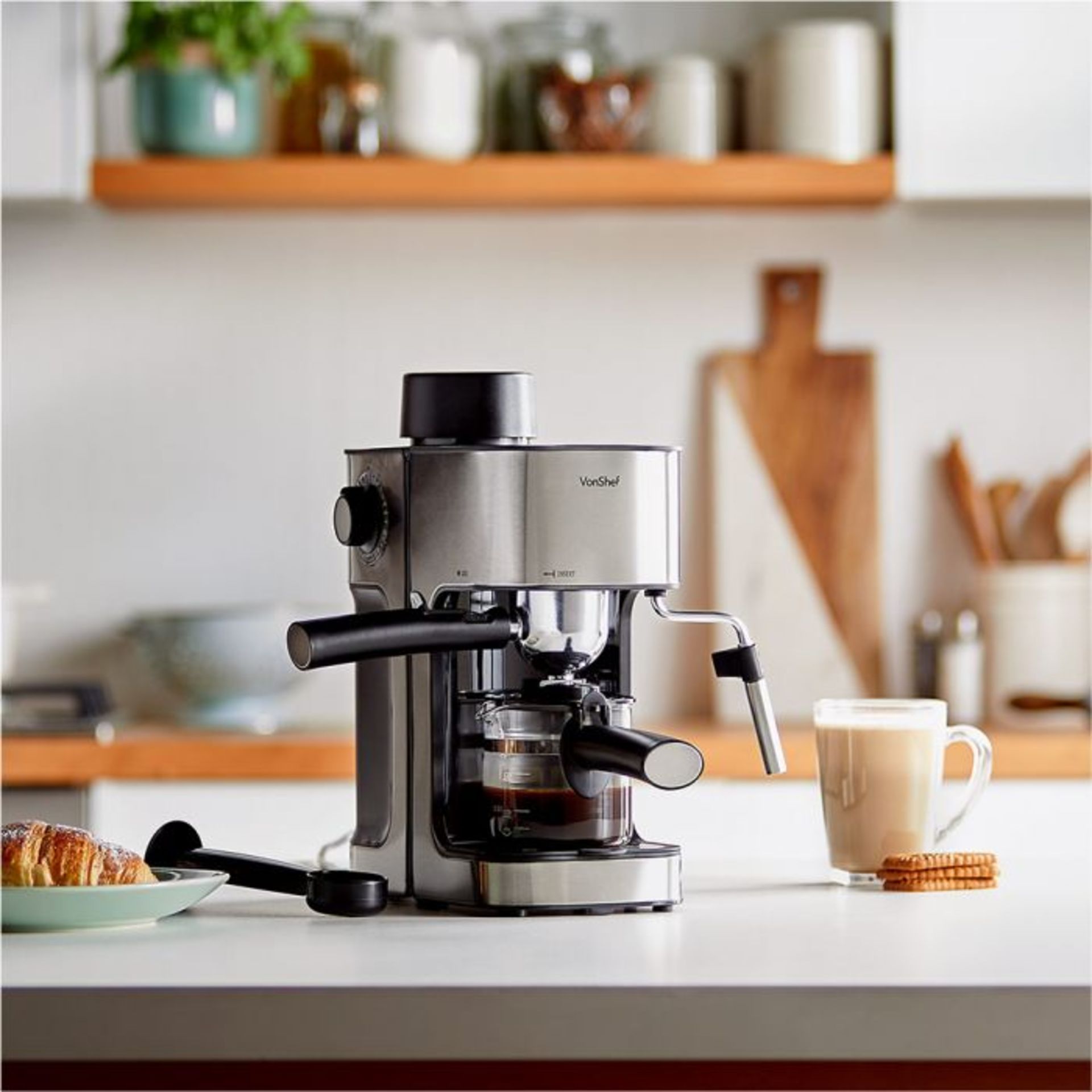 (S56) 4 Bar Espresso Machine Features include a glass carafe that can hold enough for 4 espres... - Image 2 of 2