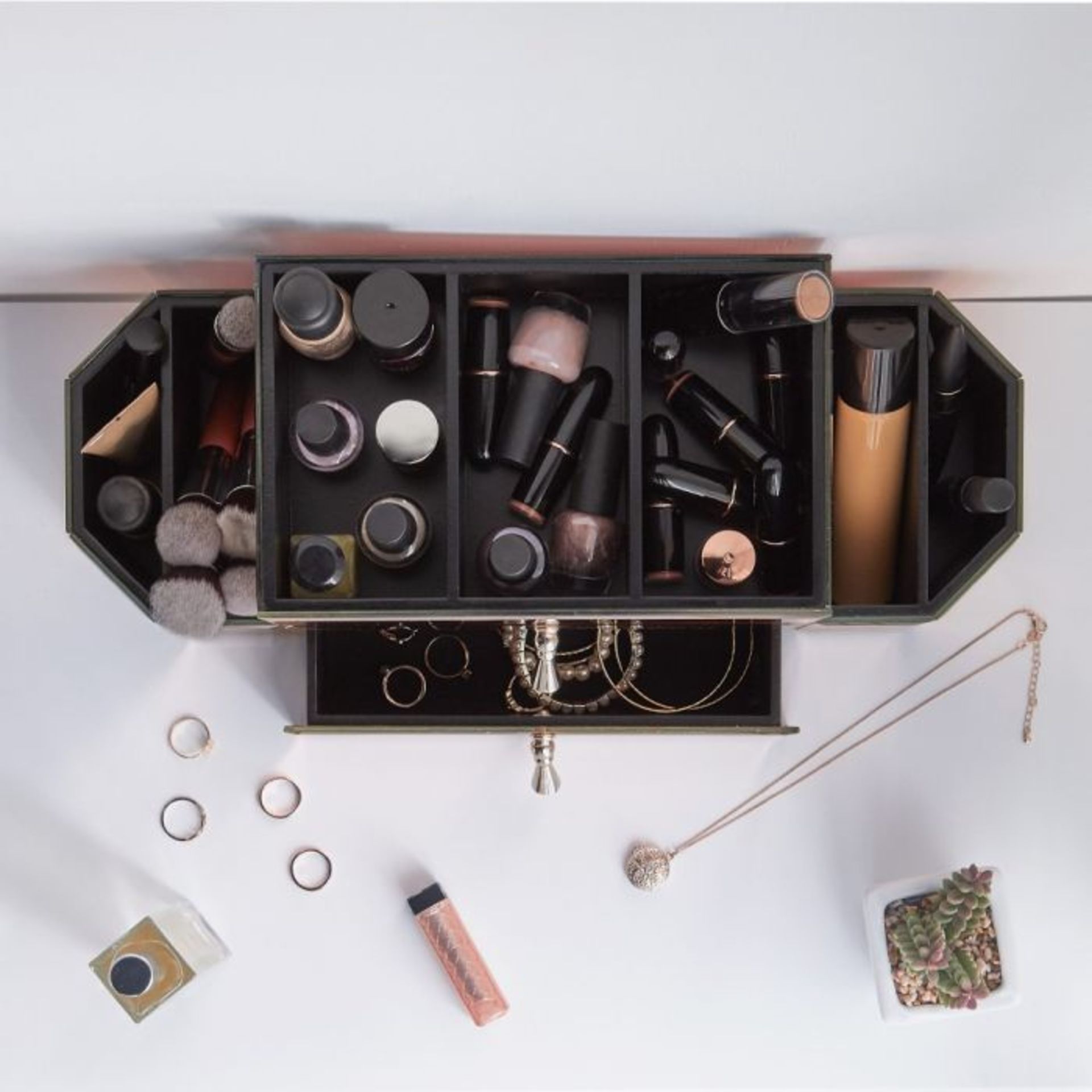 (S415) Rose Gold 2 Drawer Mirrored Makeup Organiser This super stylish organiser with a mirror... - Image 3 of 3