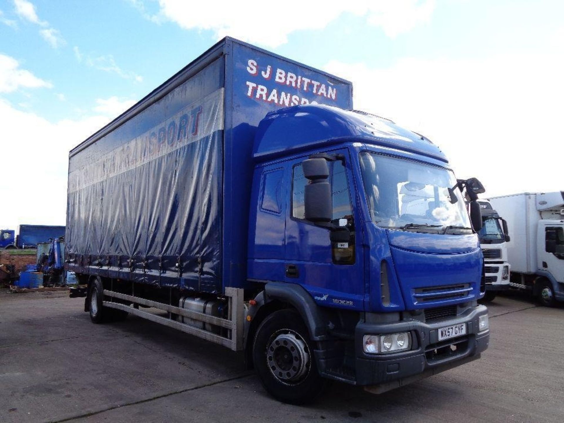 57 Iveco Eurocargo 180E25 28FT Curtainsider - Image 2 of 5