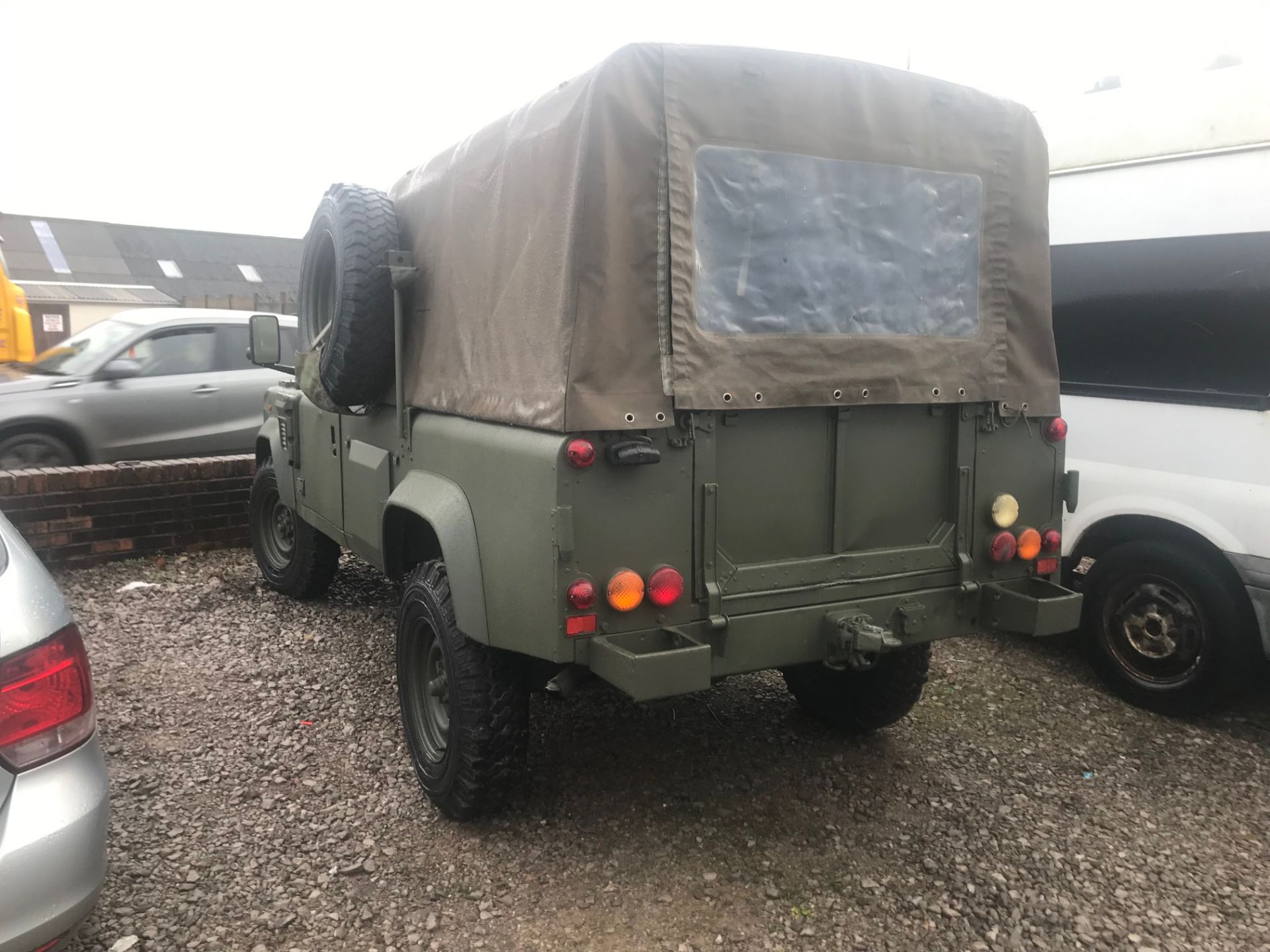 1998 Land Rover Defender (No VAT on hammer) - Image 5 of 9