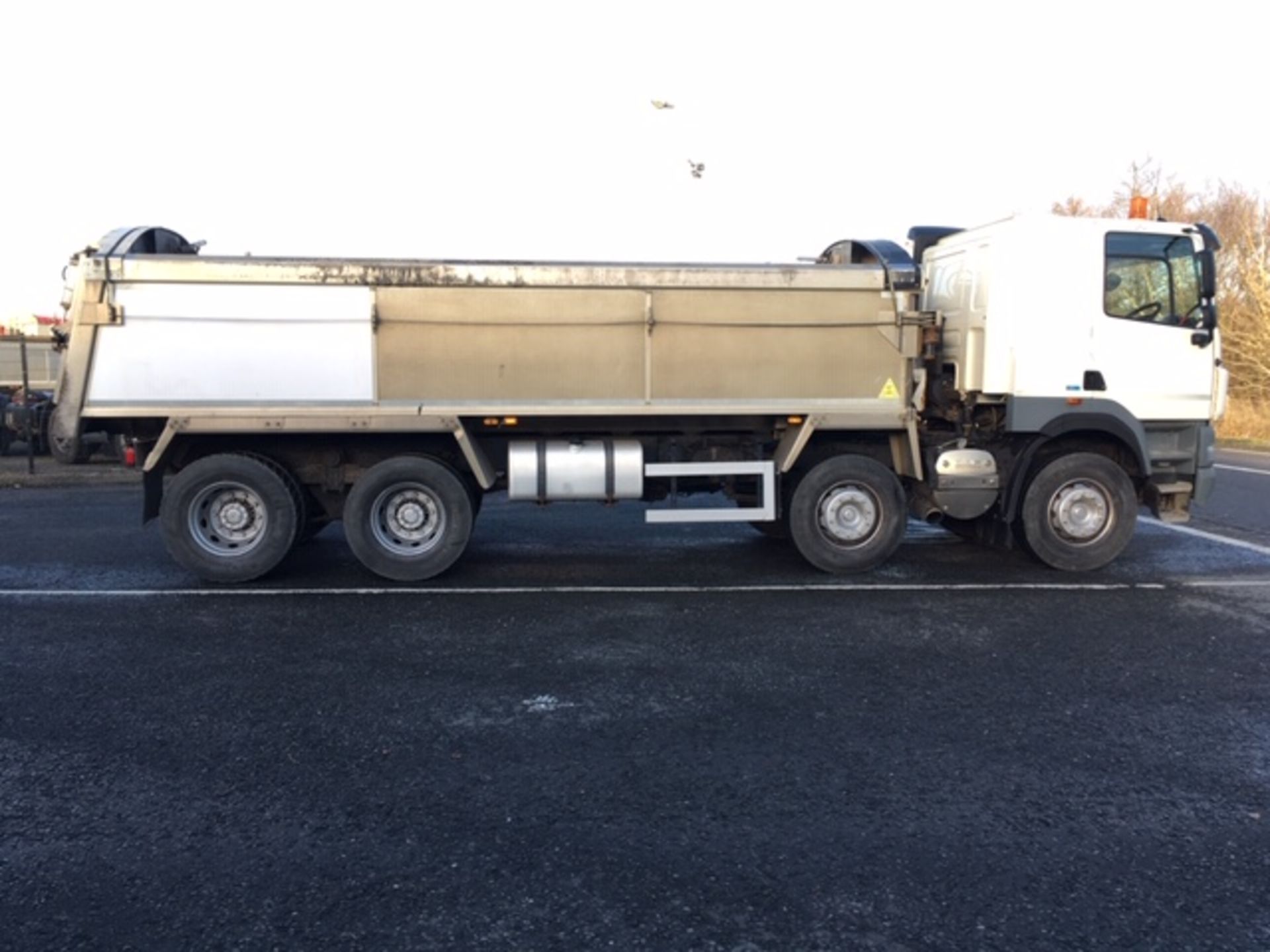 2013 (63) DAF CF85-410 SLEEPERCAB 8X4 TIPPER WITH PPG INSULATED TAR SPEC BODY - Image 7 of 18