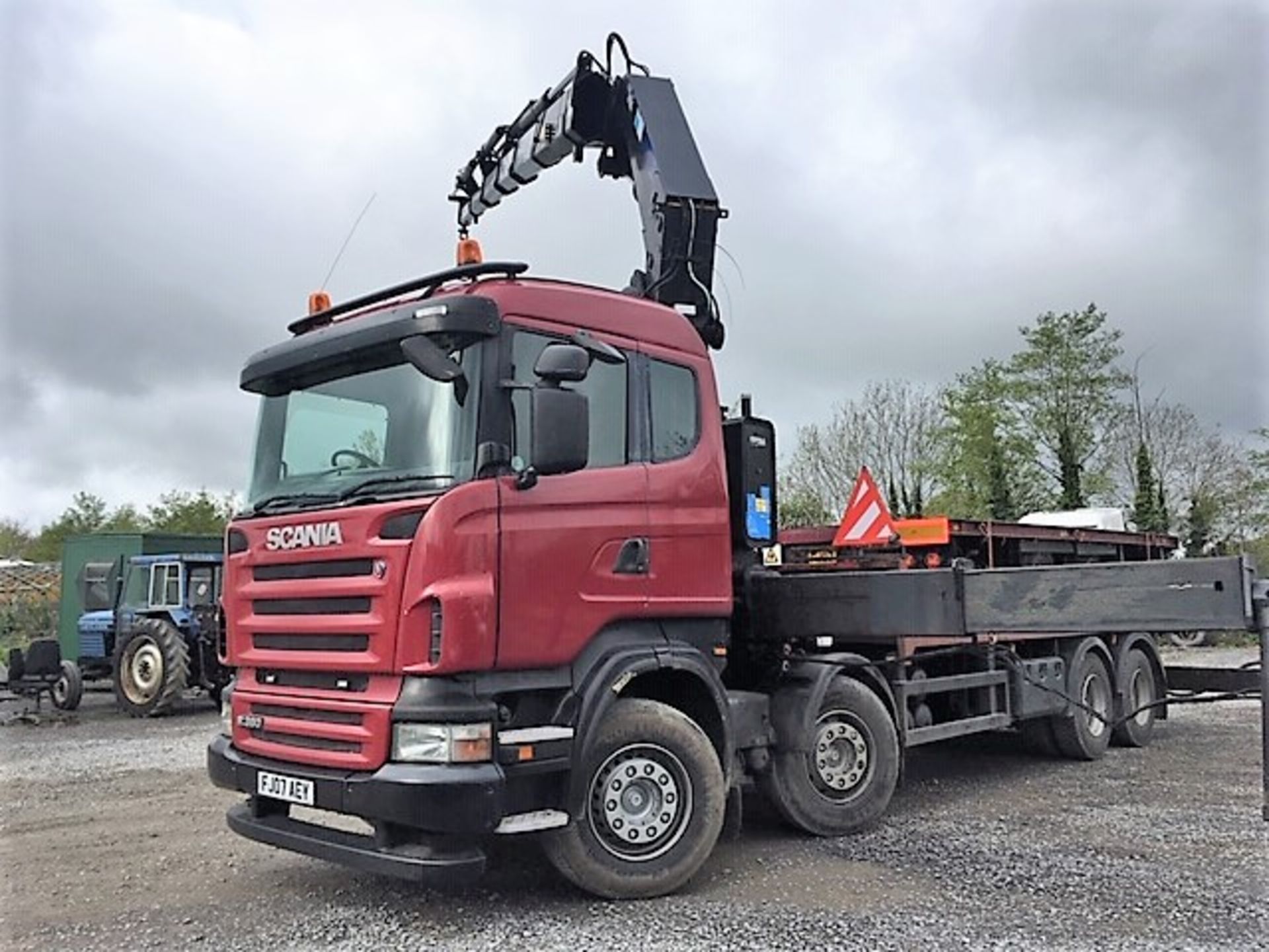 2007 SCANIA R380 8X4 SLEEPERCAB CRANE TRUCK FLATBED COUPLED WITH 20FT TWIN AXLE MC AULEY TRAILER - Image 2 of 22