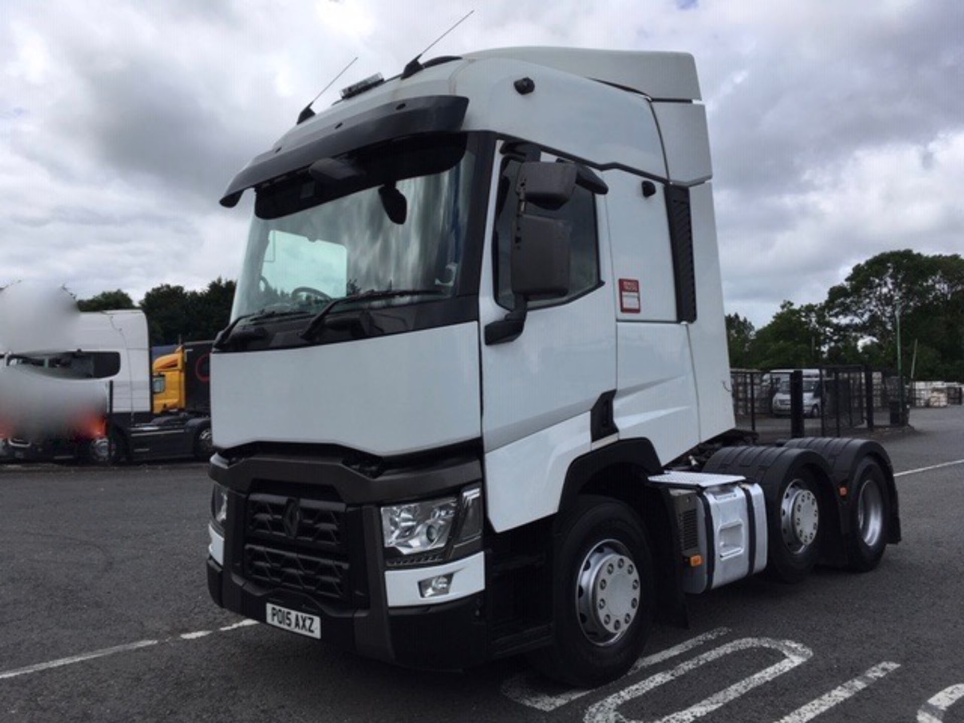 2015 RENAULT T460 EURO6 6X2 T/UNIT WITH TIPPING EQP - Image 2 of 14