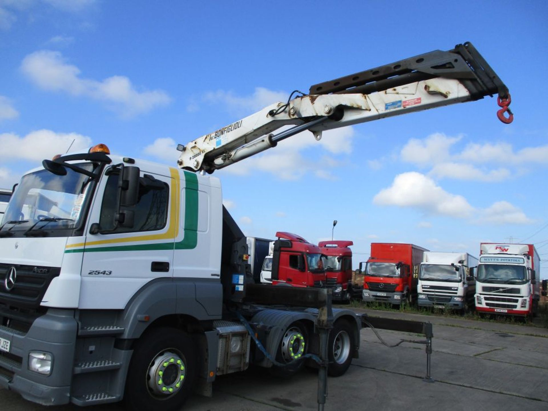 Bonfiglioli P.20,000 XL Truck Mounted Crane - Image 2 of 11