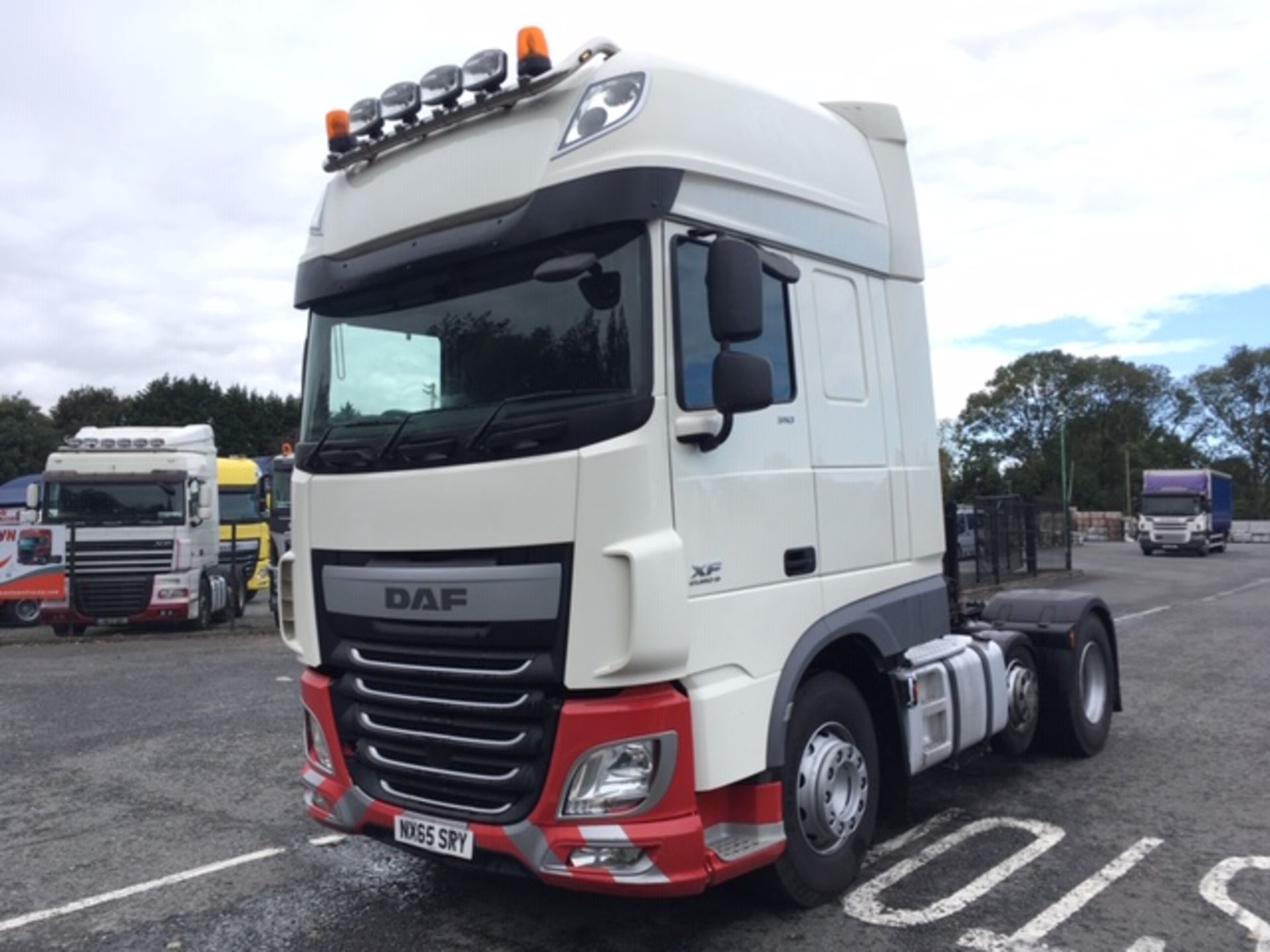 2015 (65)DAF XF-510 EURO6 SUPERSPACE 6X2 T/UNIT WITH TIPPING EQUIPMENT - Image 2 of 16