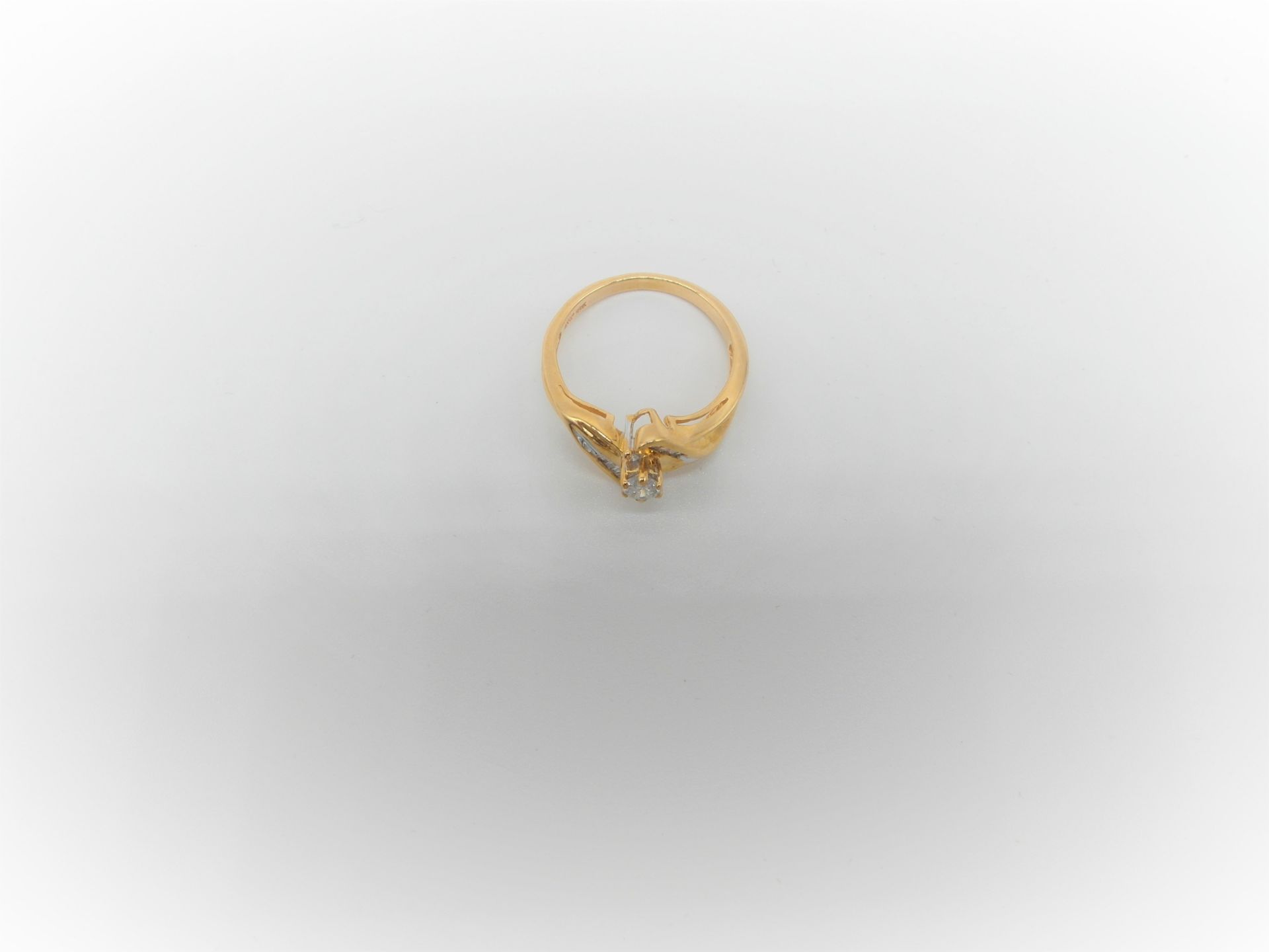 10Ct Yellow Gold Diamond Set Crossover Ring - Image 4 of 4