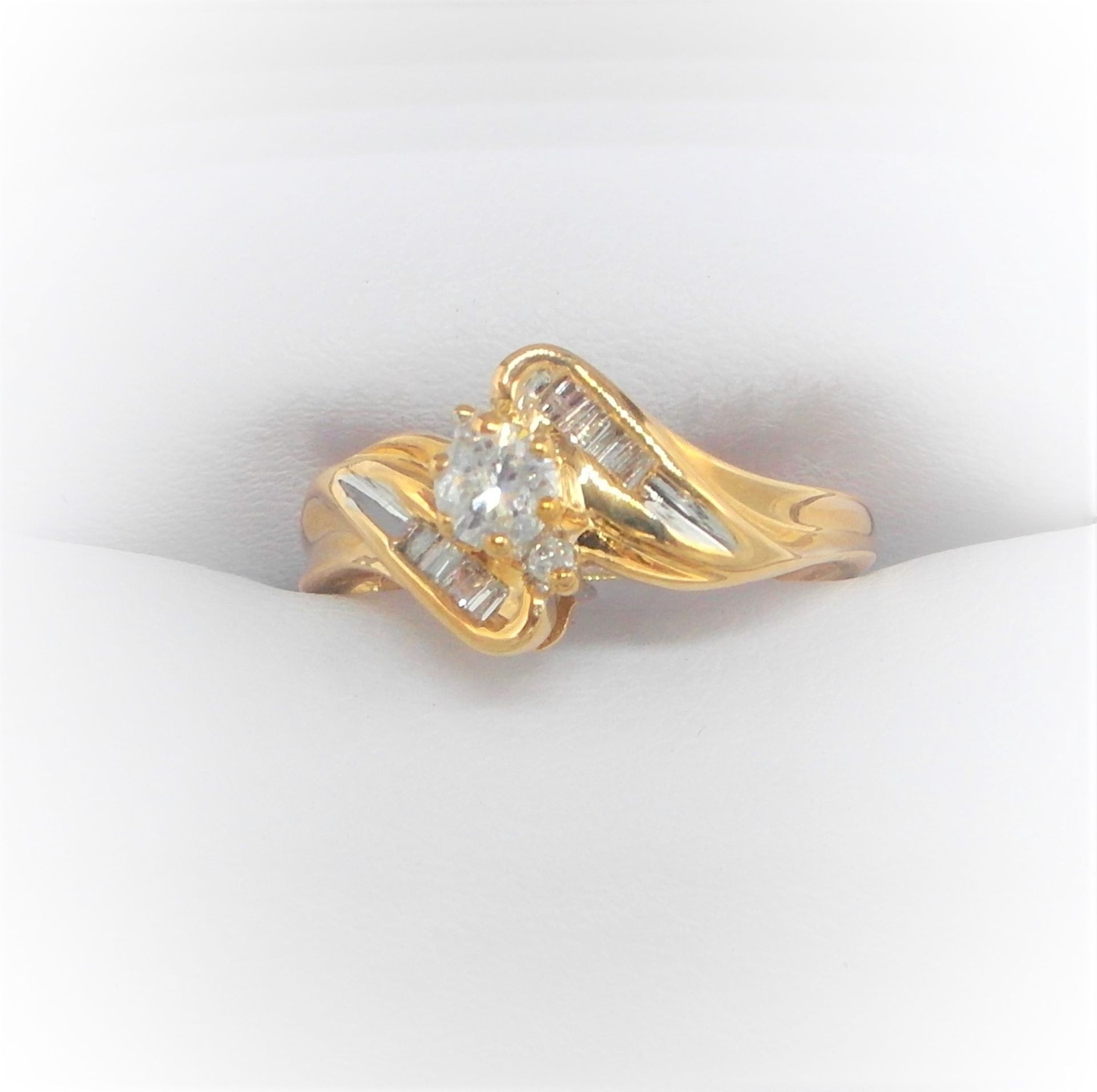 10Ct Yellow Gold Diamond Set Crossover Ring