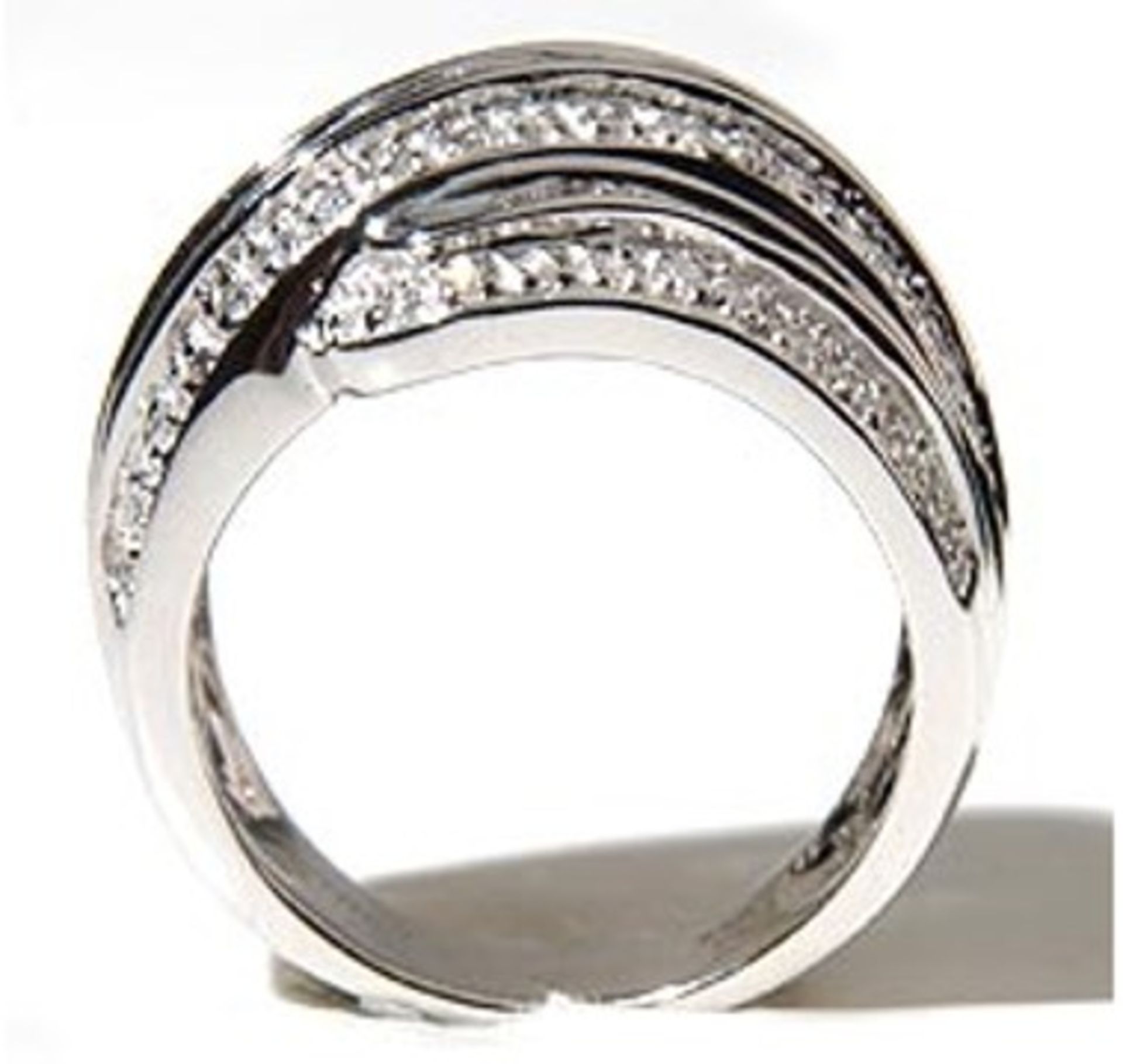 14Ct White Gold Diamond 7 Row Ring - Image 3 of 5