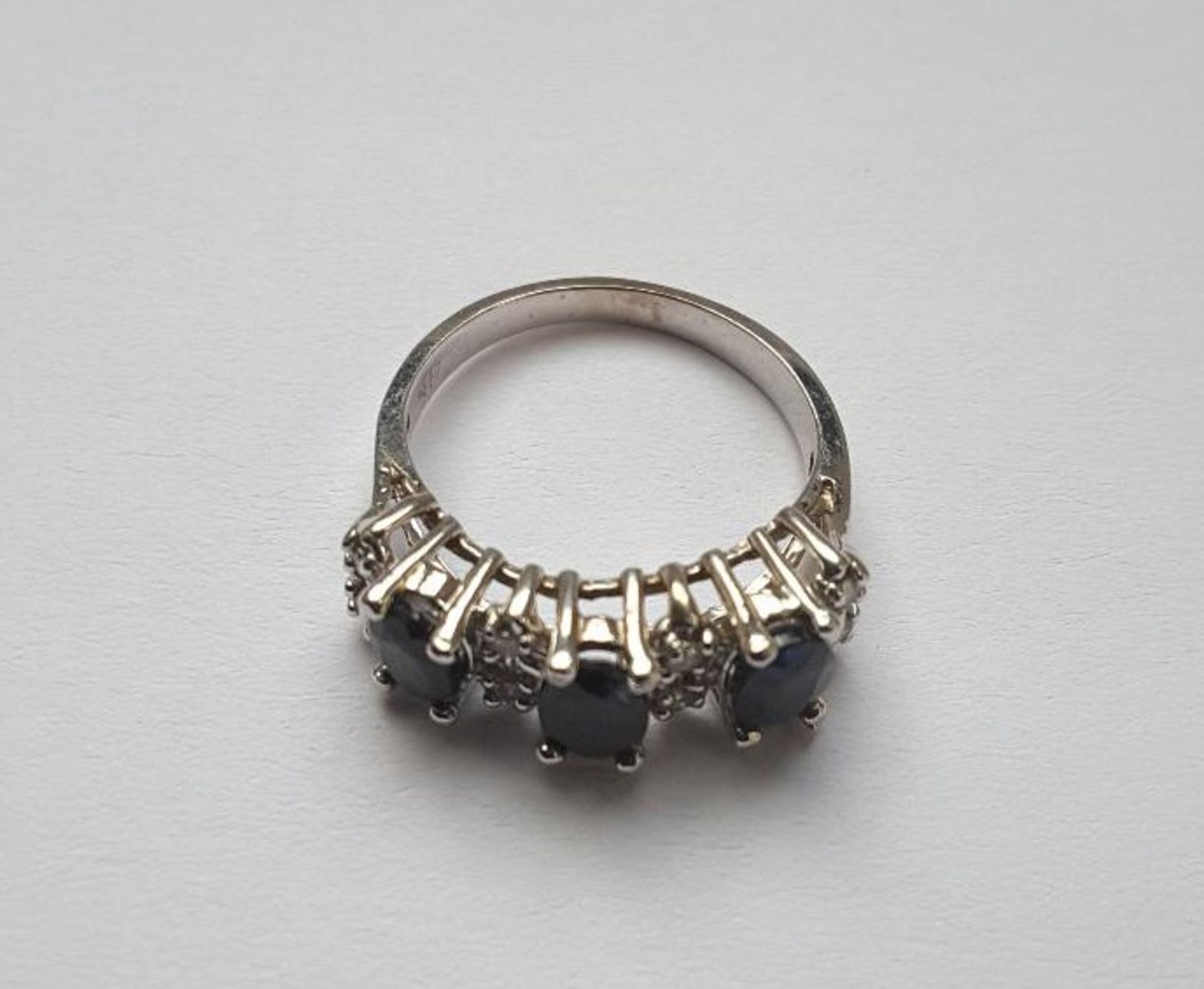 10Ct Gold 3 Stone Sapphire & Diamond Half Hoop Ring. - Image 4 of 4