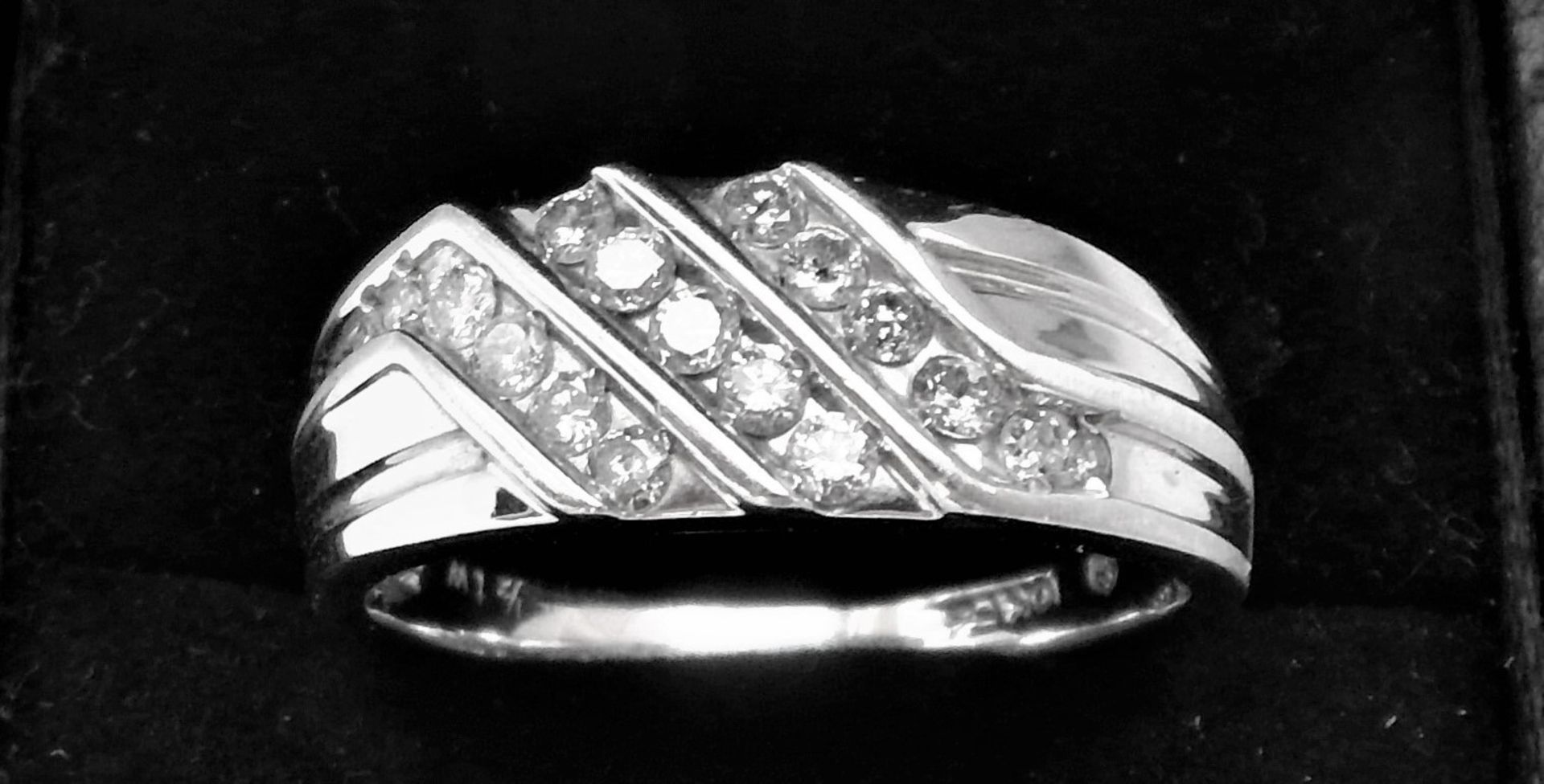 10Ct White Gold Diamond Diagonal Half Hoop Ring - Image 2 of 3