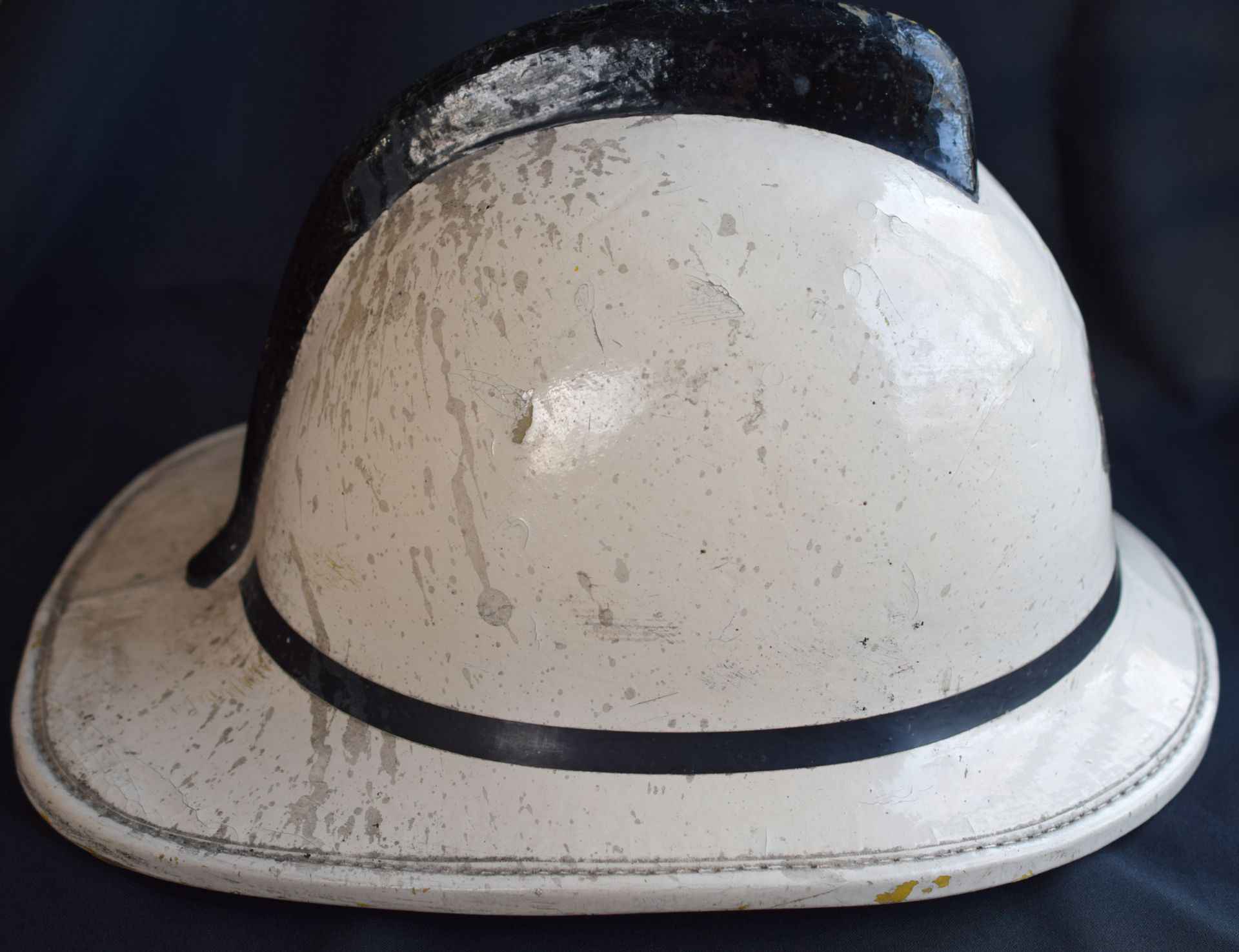 West Glamorgan Vintage White Fireman's Helmet - Image 3 of 5