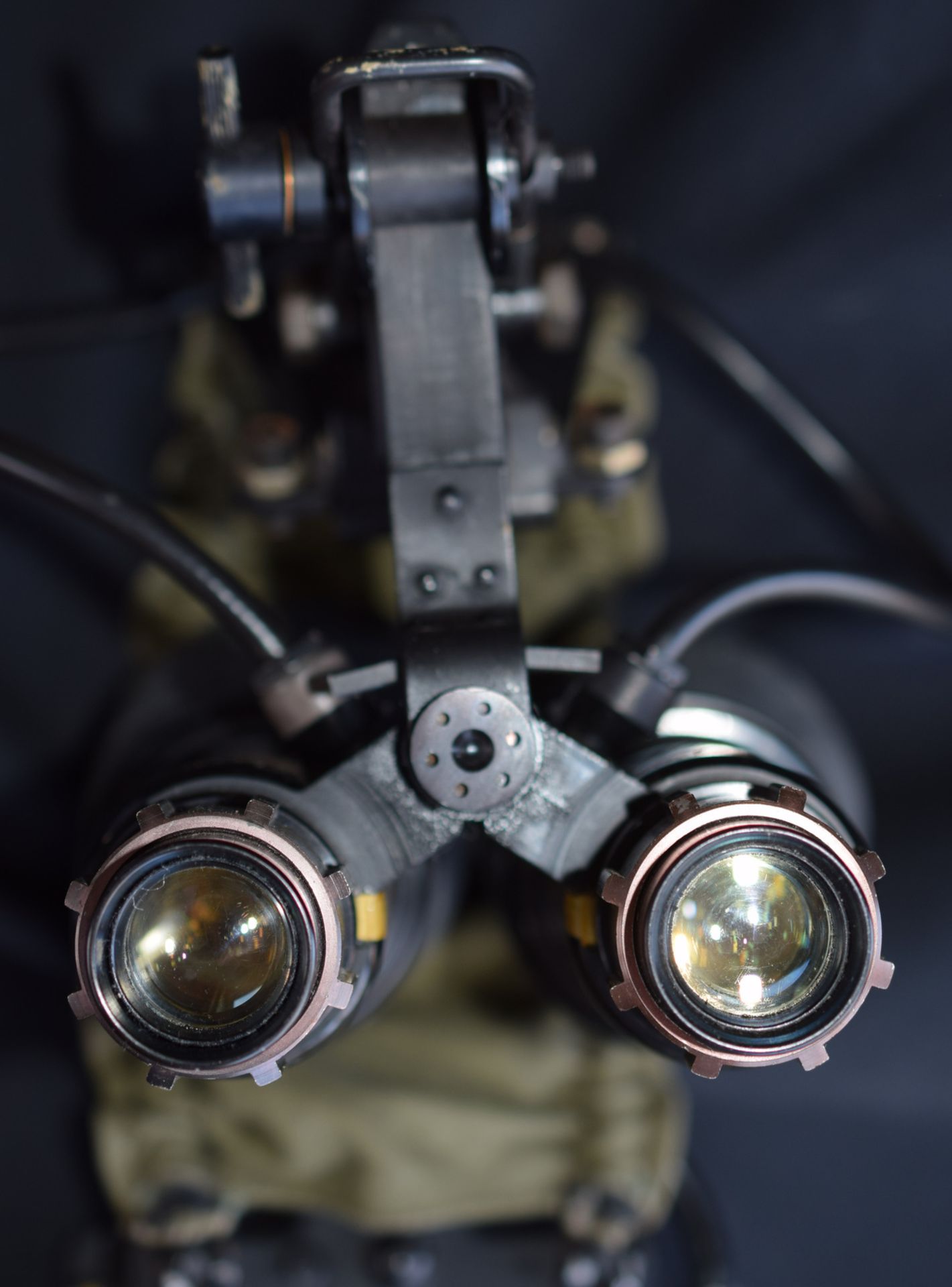 Military Infra-Red Night Vision Binoculars In Original Case - Image 4 of 8