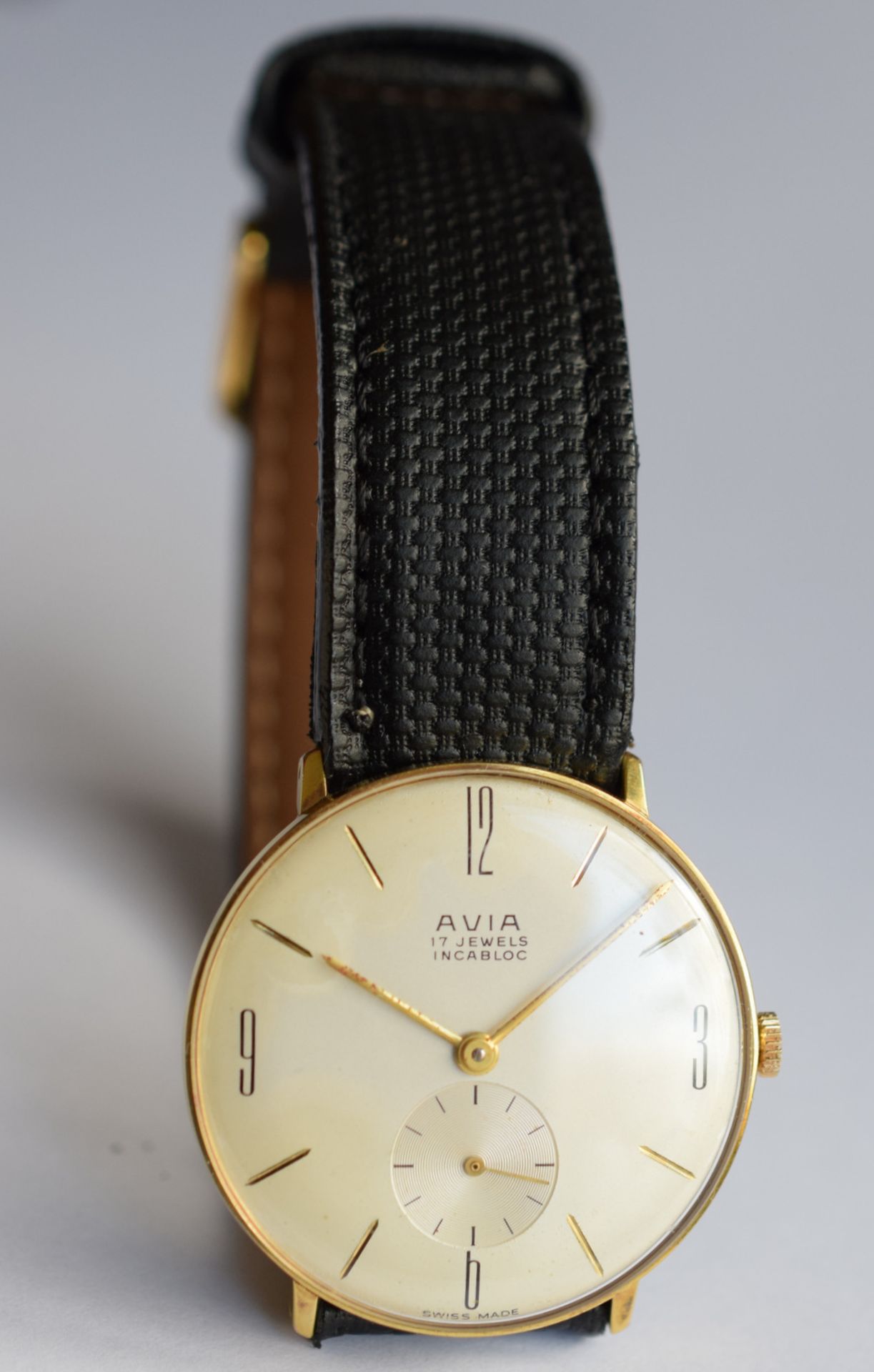 Vintage Avia 17 Jewels Manual Wind Watch