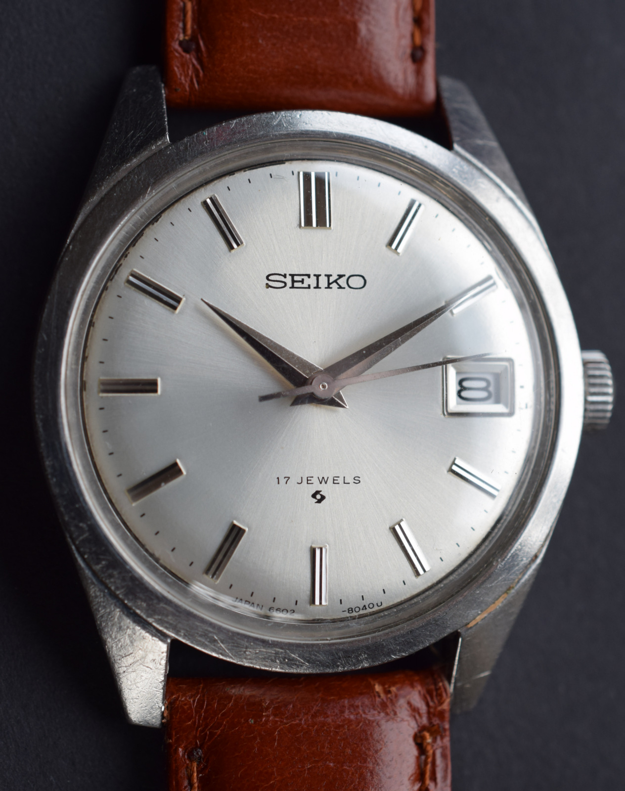 Vintage Seiko 6602-8050 Manual Wind Watch Seiko manual wind watch with date  aperture at 3 o'c