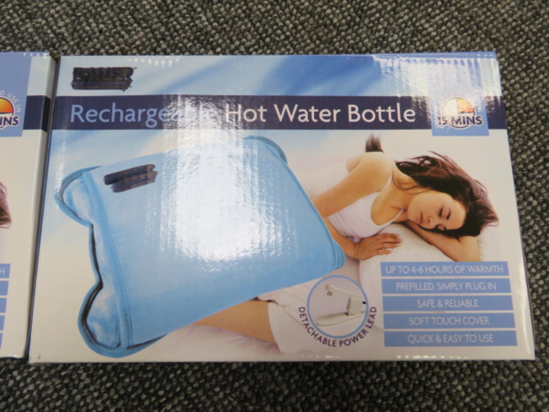 (272) 40 X BLUE RECHARGEABLE HOT WATER BOTTLE, READY TO USE IN 15 MINUTES DETACHABLE POWER LEA... - Image 2 of 4