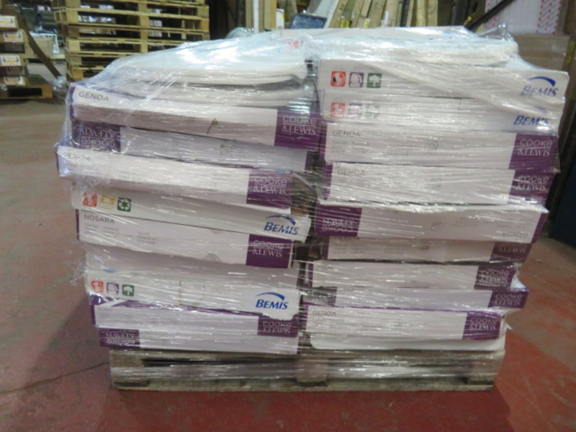 (B) LARGE PALLET OF VARIOUS NEW STOCK TO INCLUDE: LARGE QTY OF COLOURS SHAGGY RUGS AND CLEAN CS... - Image 7 of 8