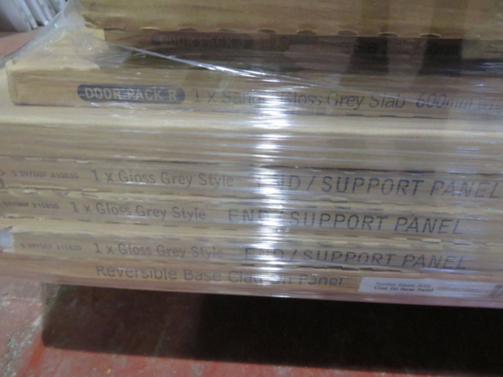 (1008) LARGE PALLET TO CONTAIN VARIOUS NEW KITCHEN STOCK TO INCLUDE: WHITE COUNTRY STYLE 600MM ... - Image 5 of 7