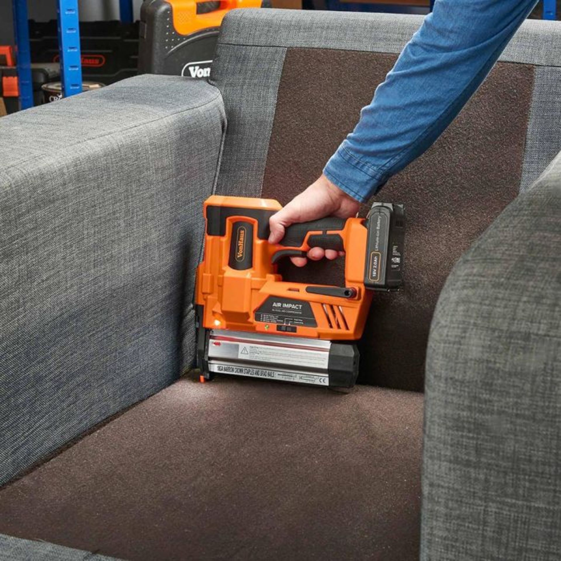 (T337) Cordless Nail & Staple Gun Ideal for a range of materials and applications including ca... - Image 2 of 4